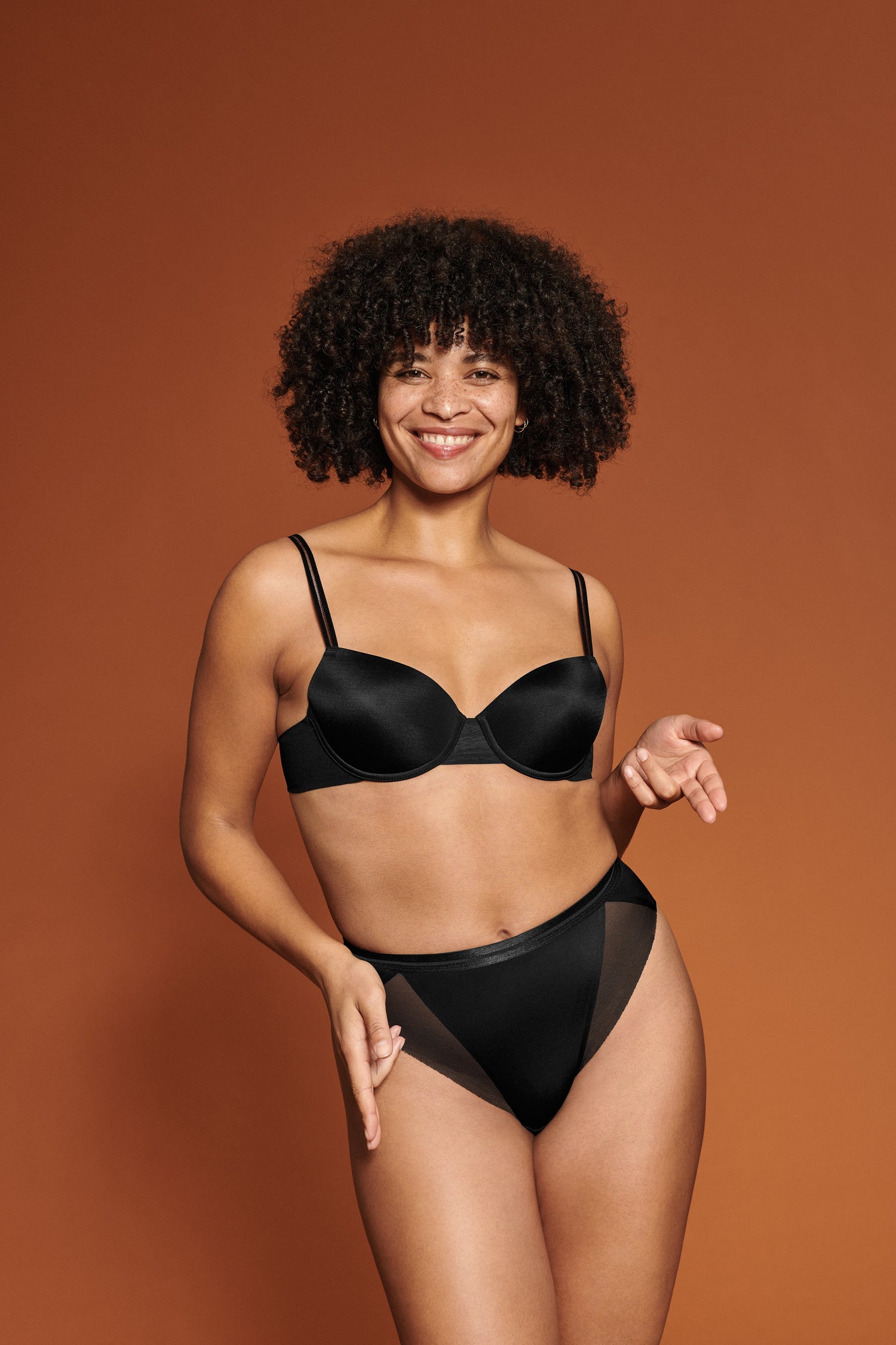 Die besten Minimizer BHs, die Frauen mit großer Oberweite lieben 💕