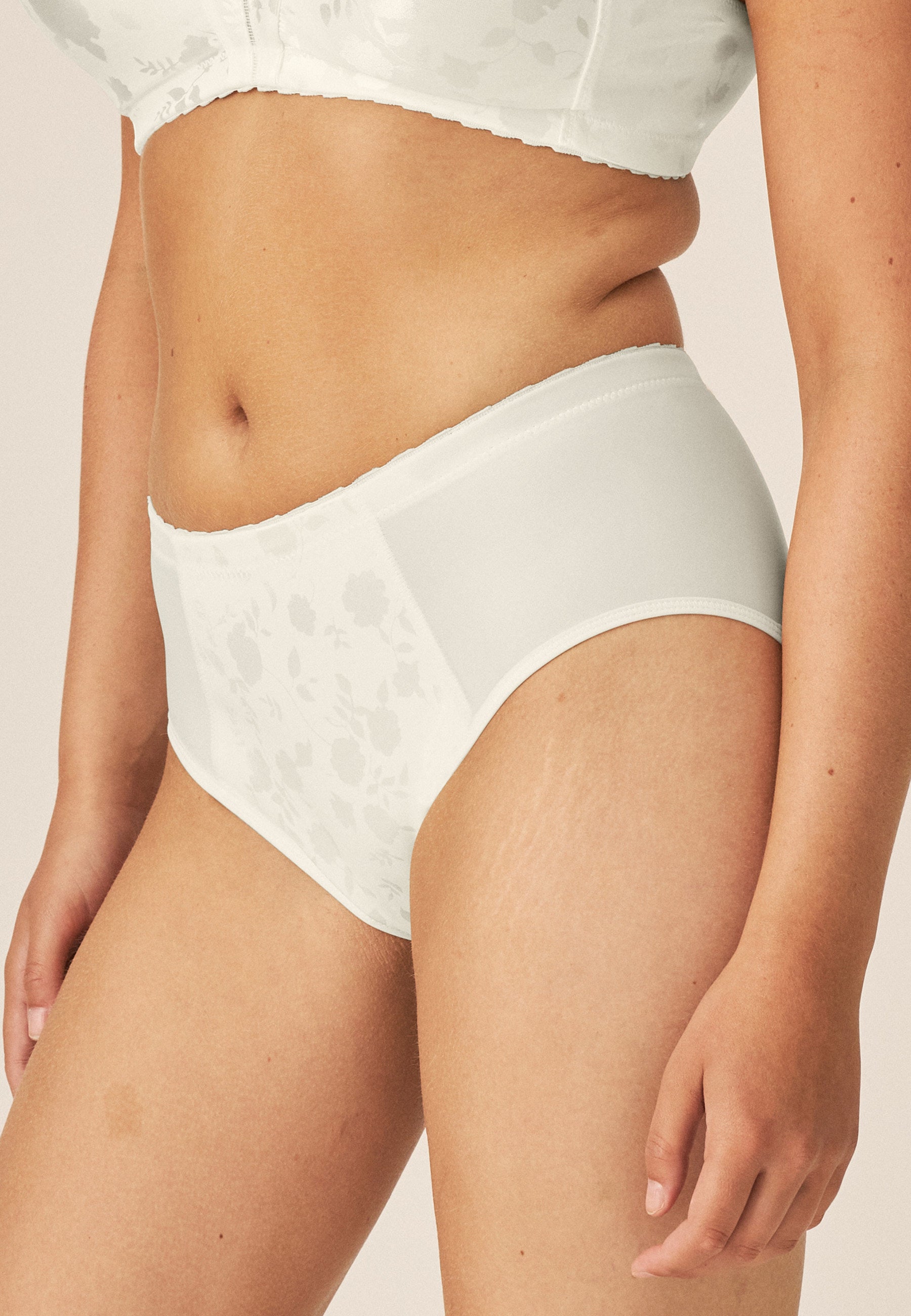 Naturana Minimizer Slip mit Blumenmuster Farbe Champagner zweite Seitenansicht