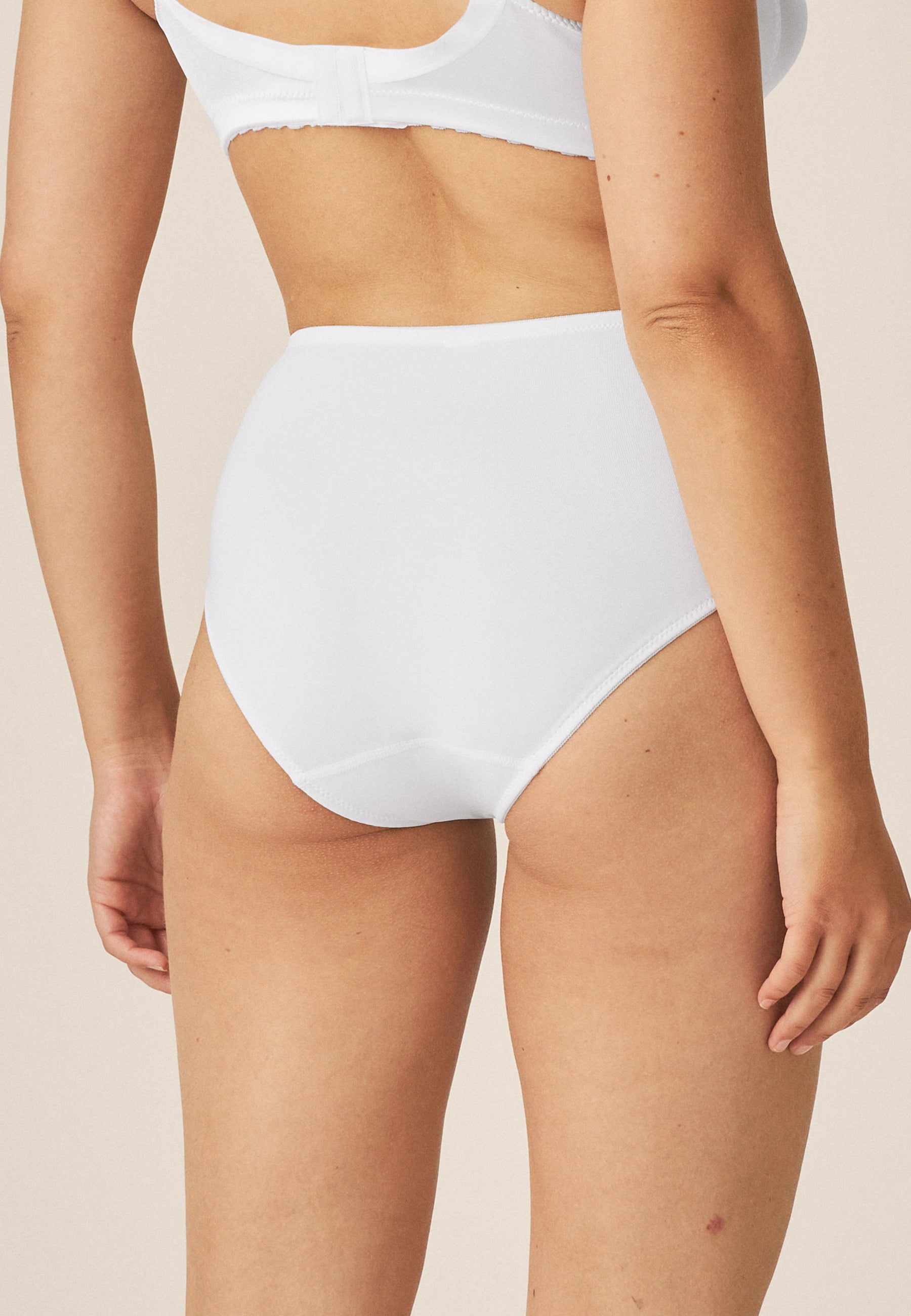 Naturana Minimizer Slip Farbe Weiß Rückansicht