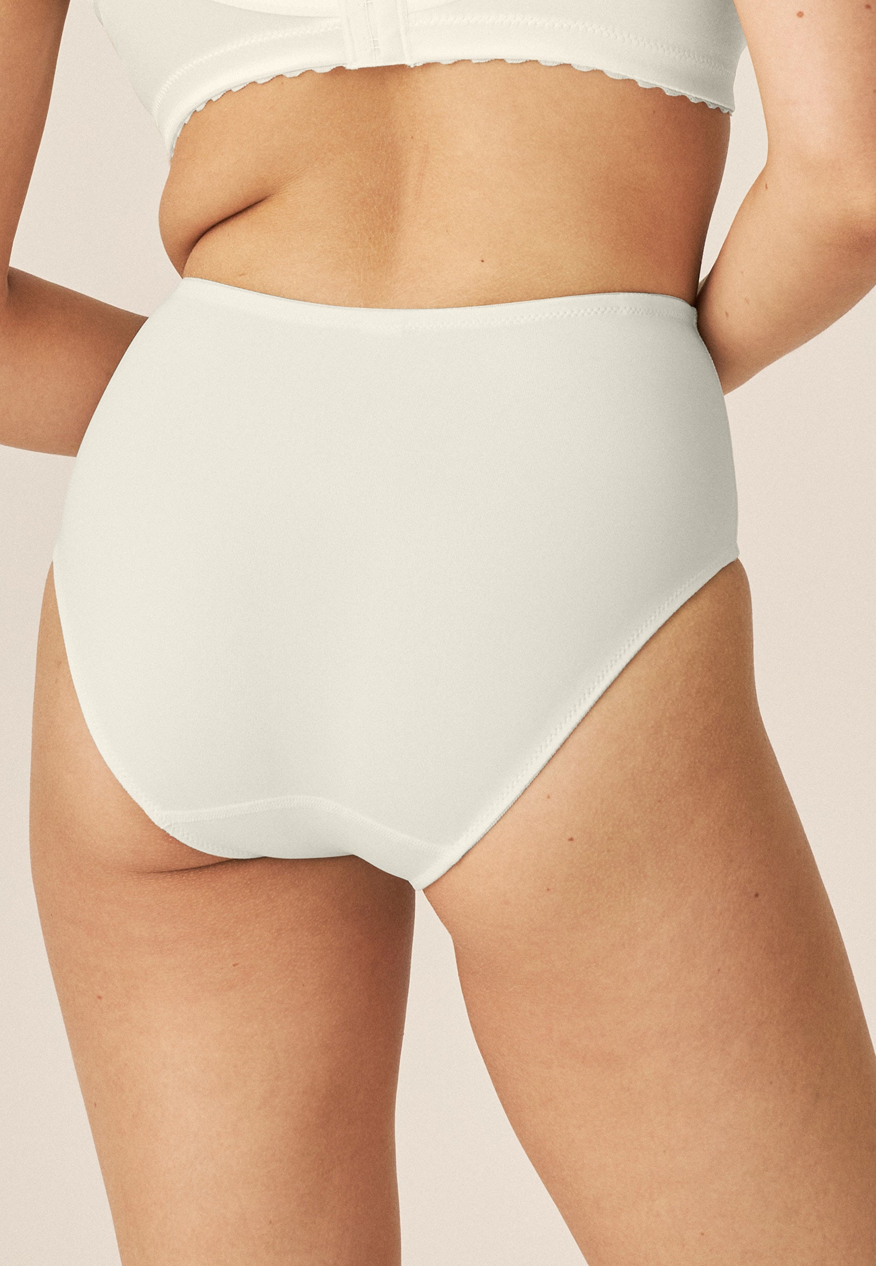 Naturana Minimizer Slip Farbe Champagner Rückansicht