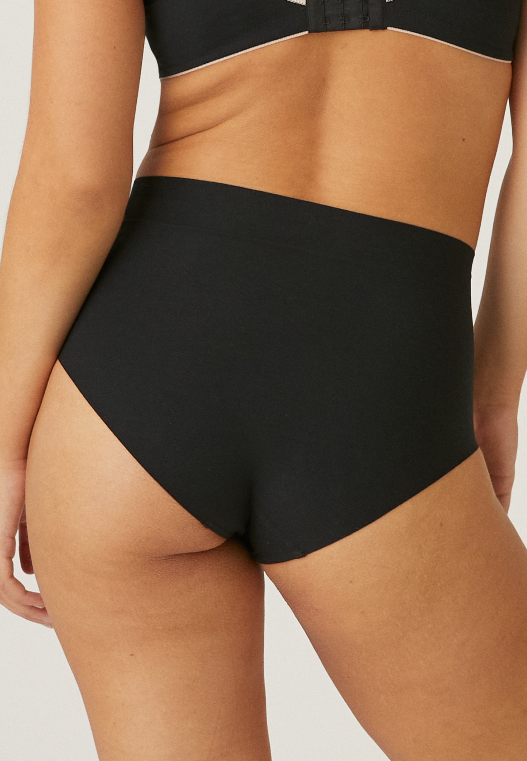 Naturana Taillenslip Farbe Schwarz zweite Rückansicht