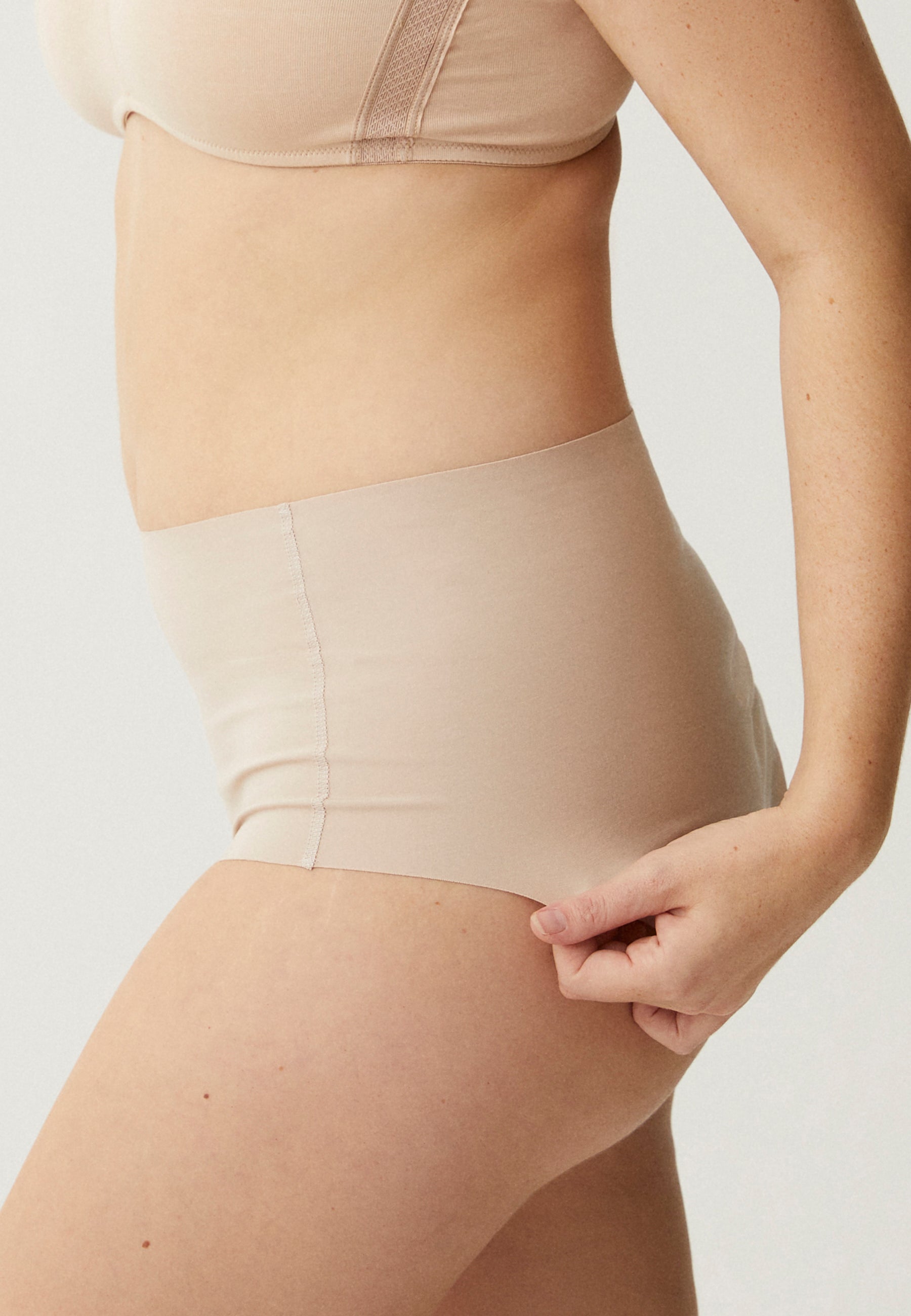 Naturana Taillenslip Farbe Light Beige Seitenansicht