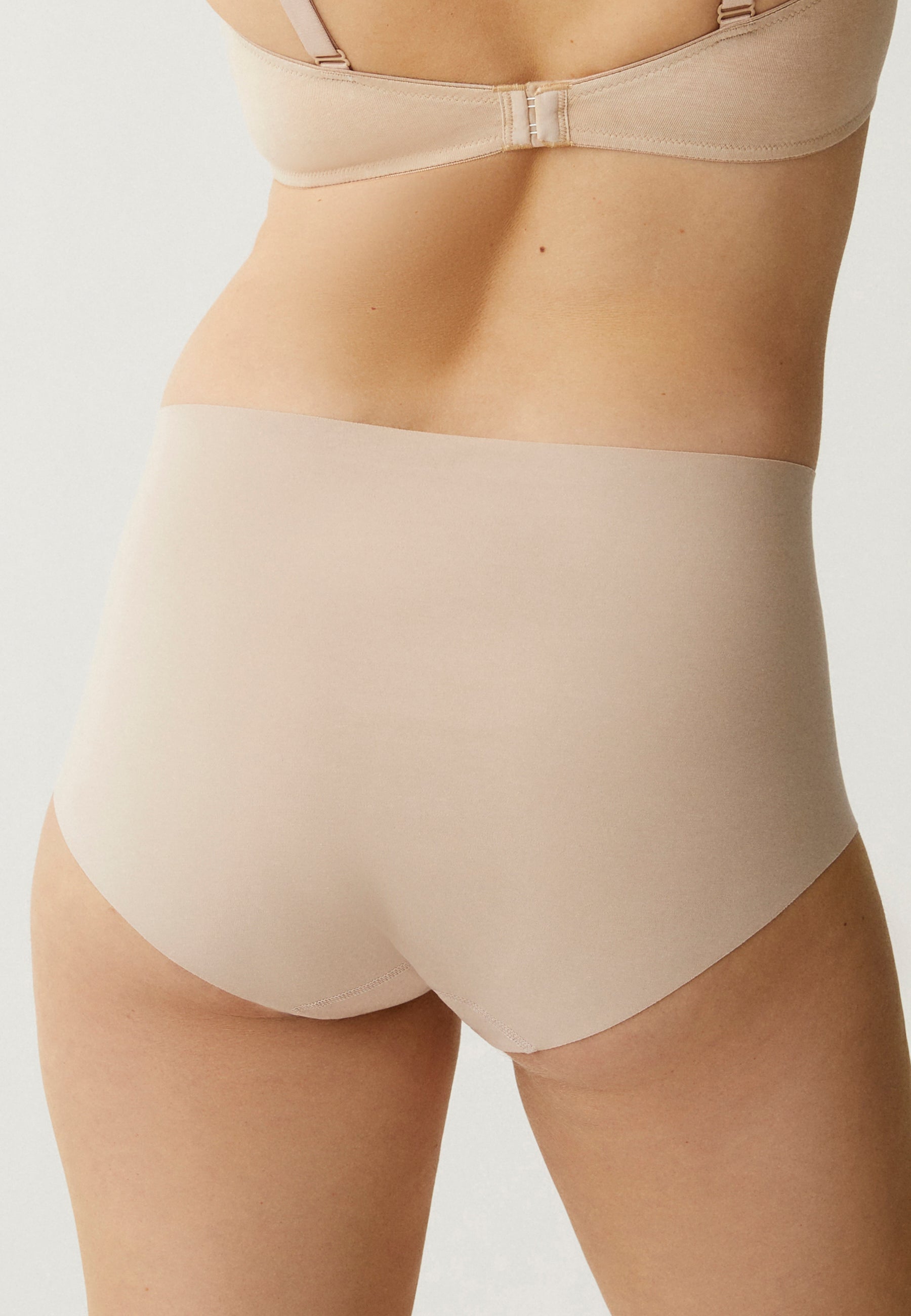 Naturana Taillenslip Farbe Light Beige Rückansicht