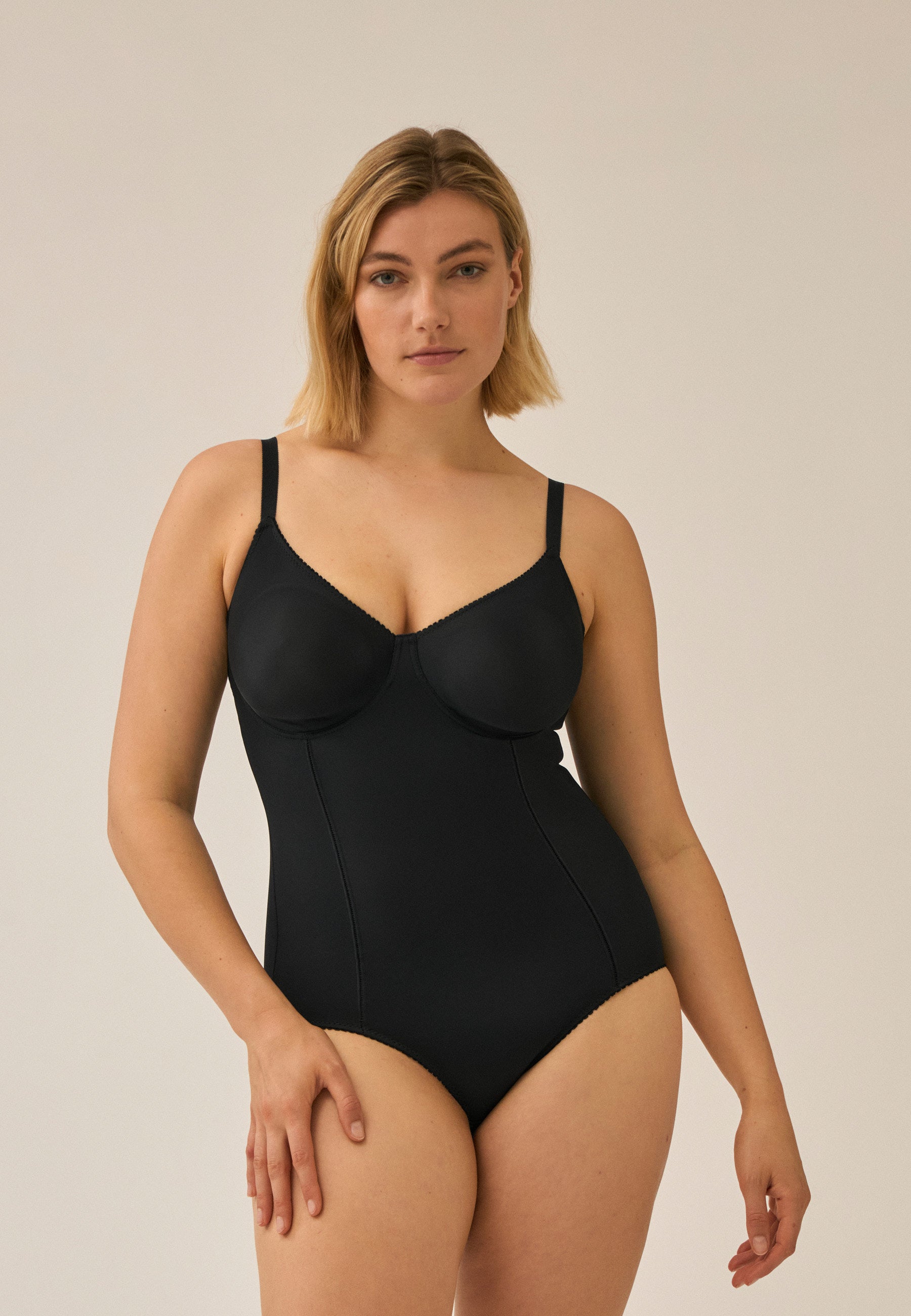 Naturana Shapewear Bügel-Body Farbe Schwarz Frontansicht