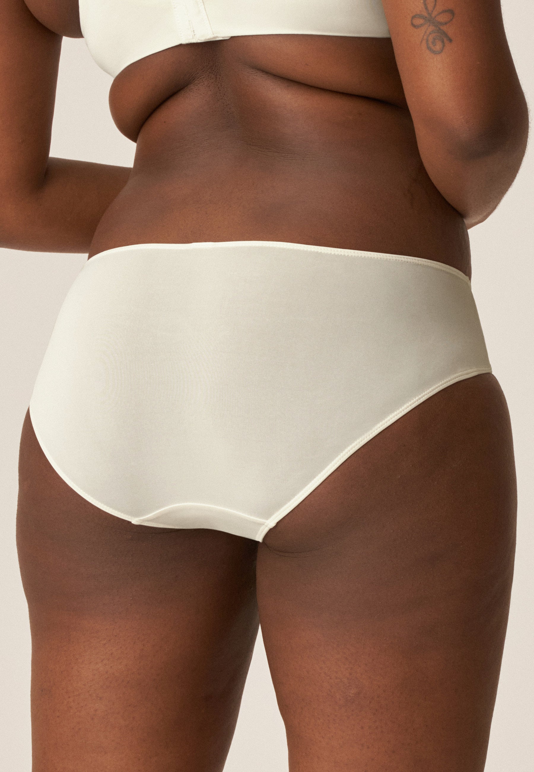 Naturana Wednesday Softer Slip mit Glanzband Farbe Ecru Rückansicht