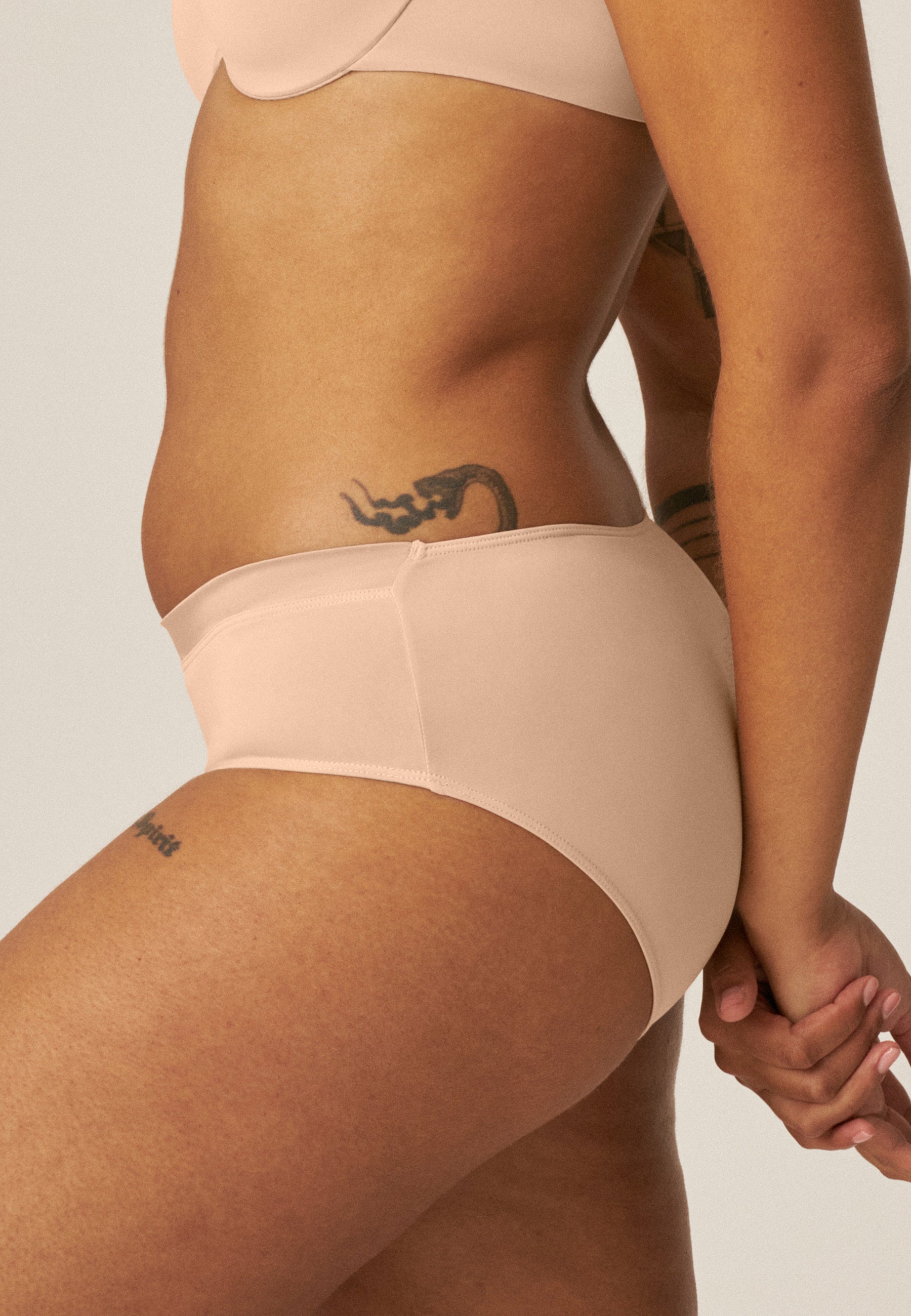 Naturana Wednesday Softer Slip mit Glanzband Farbe Light Beige Seitenansicht