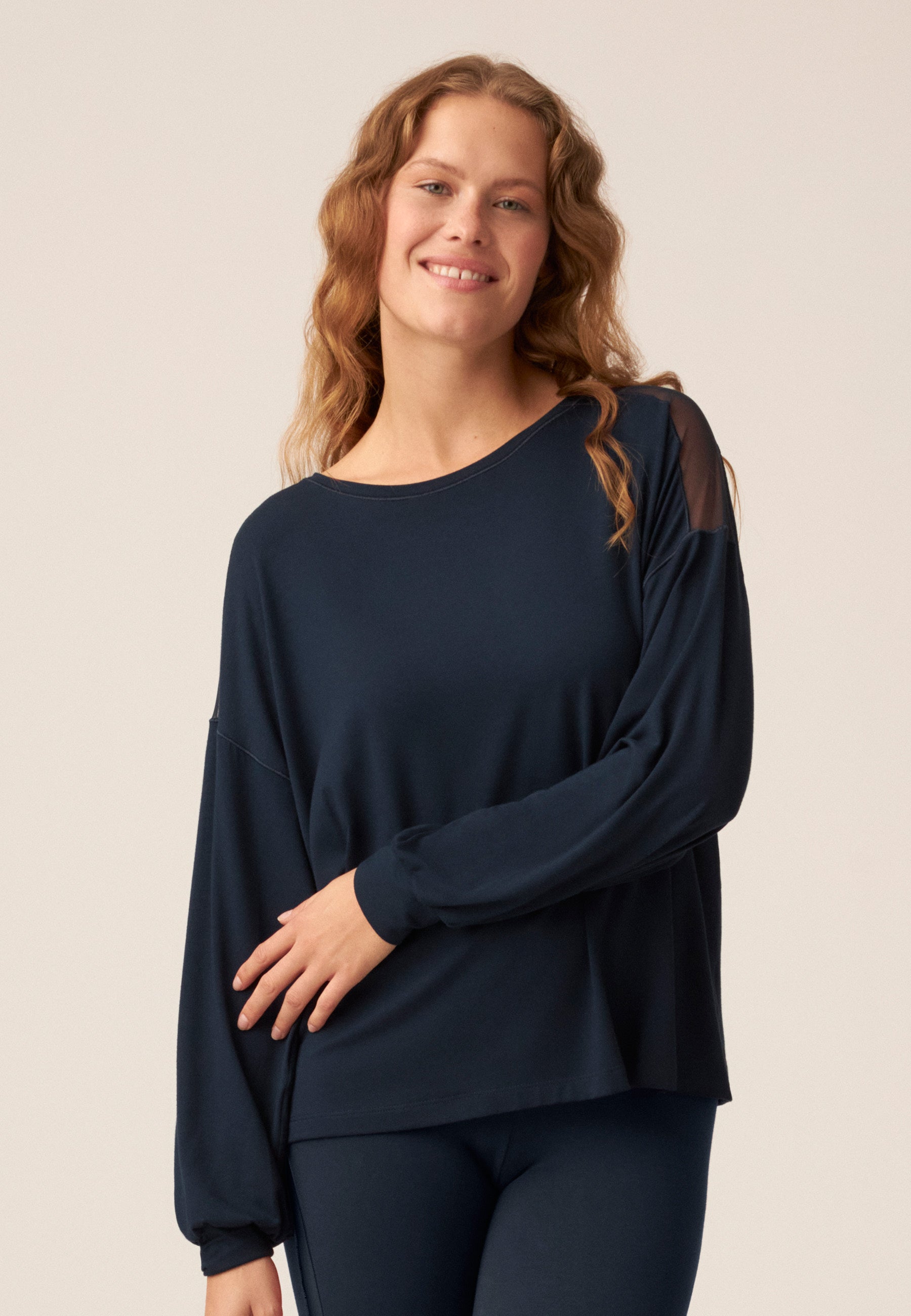 Long-Sleeve Shirt with Mesh Details - Dark Blue