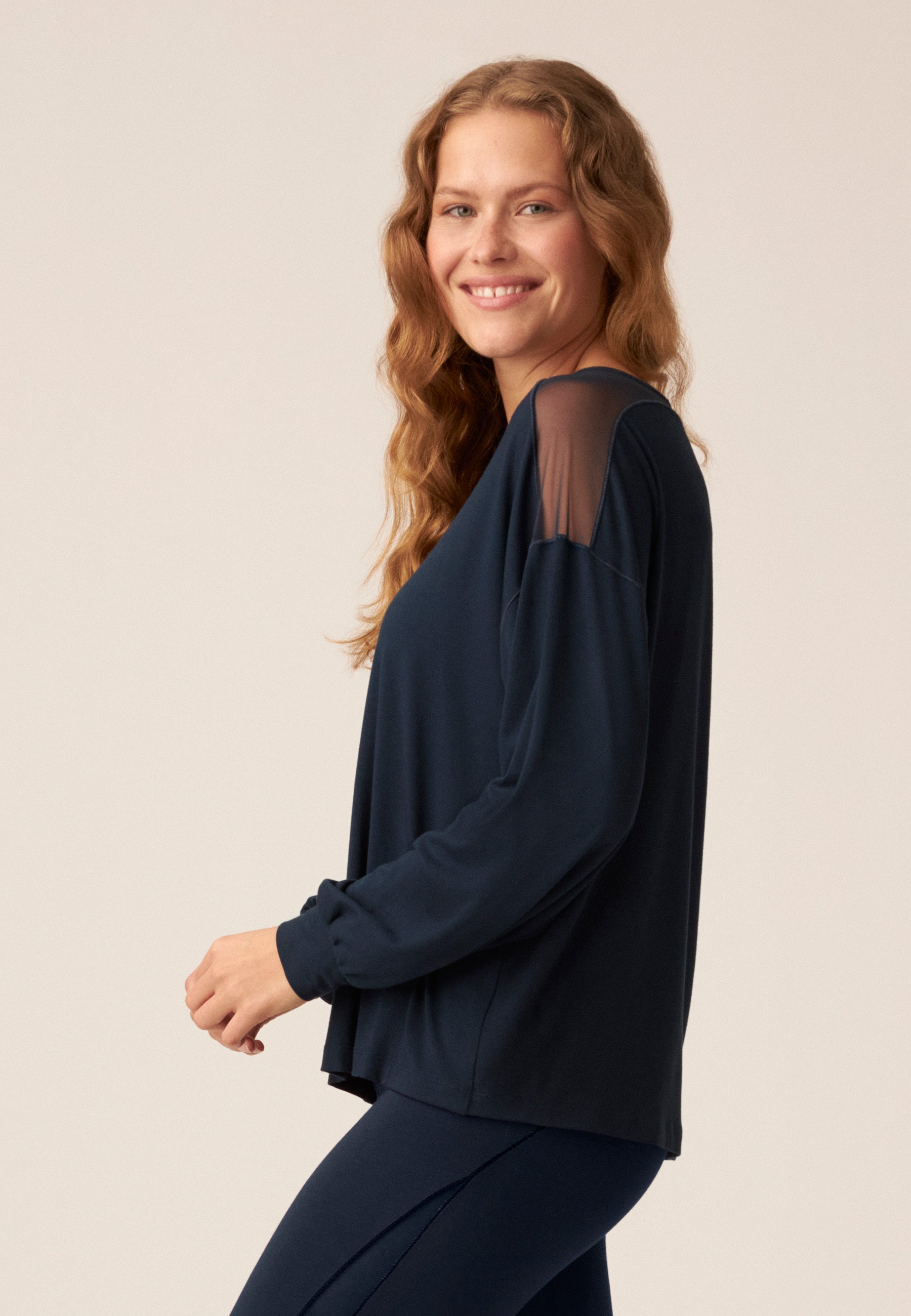 Long-Sleeve Shirt with Mesh Details - Dark Blue