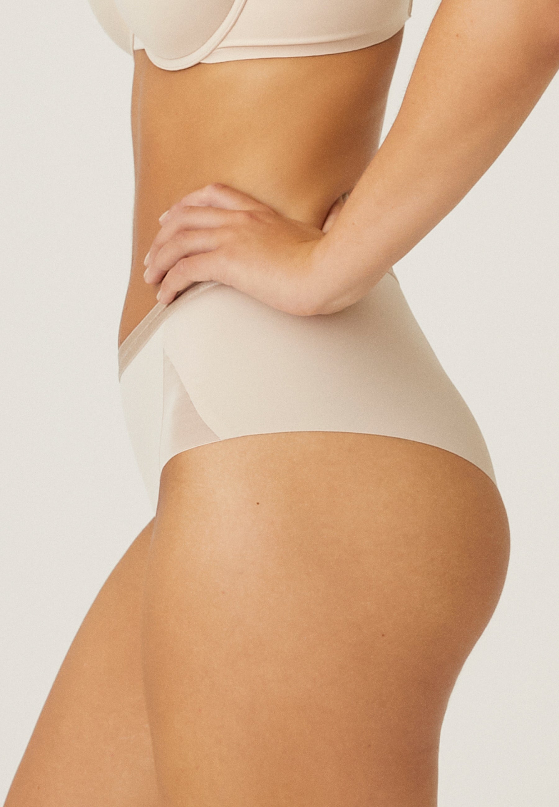 Naturana Clean Cut Panty mit Mesh-Details Farbe Light Beige Seitenansicht