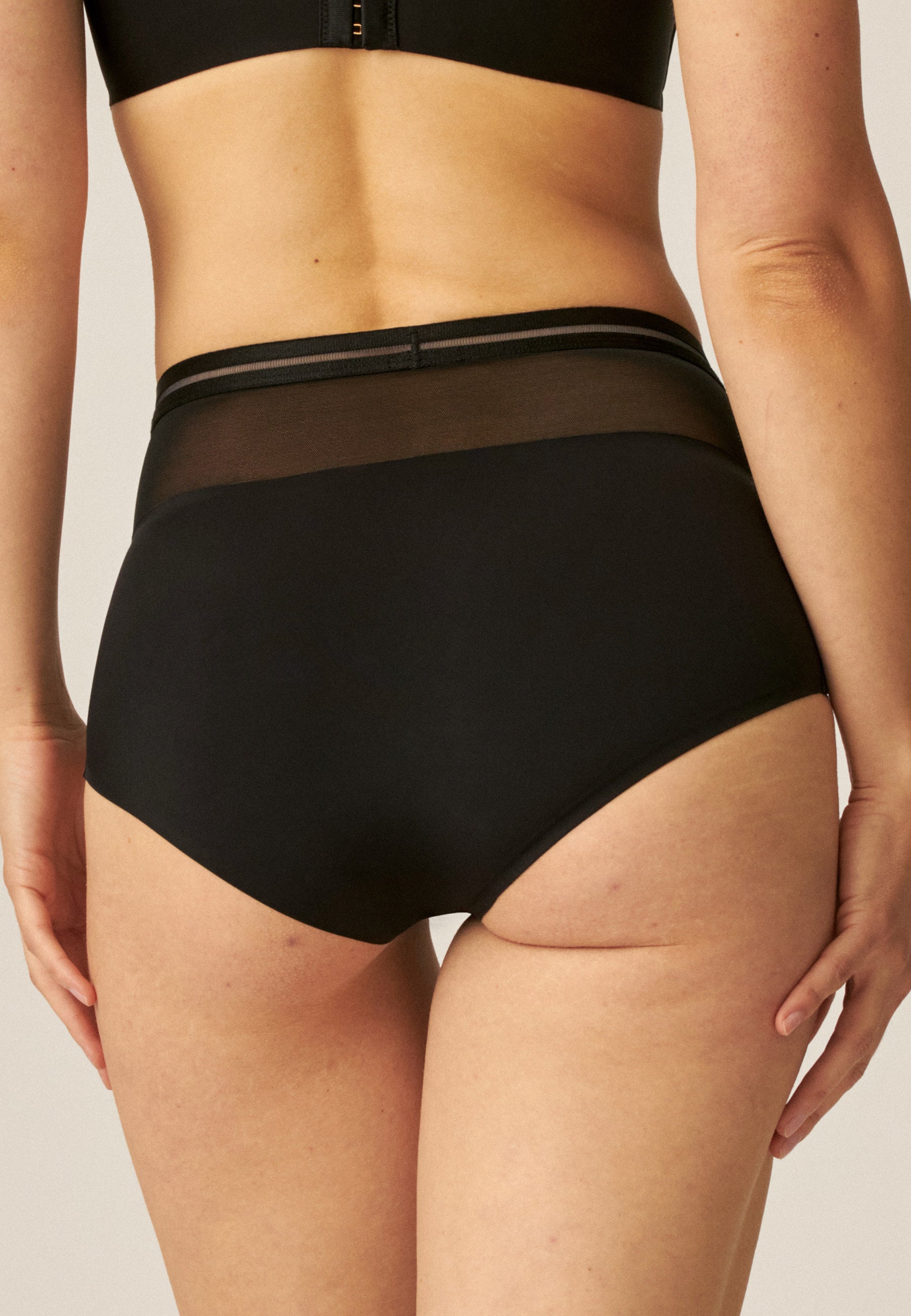 Naturana Monday High Waist Panty Farbe Schwarz Rückansicht