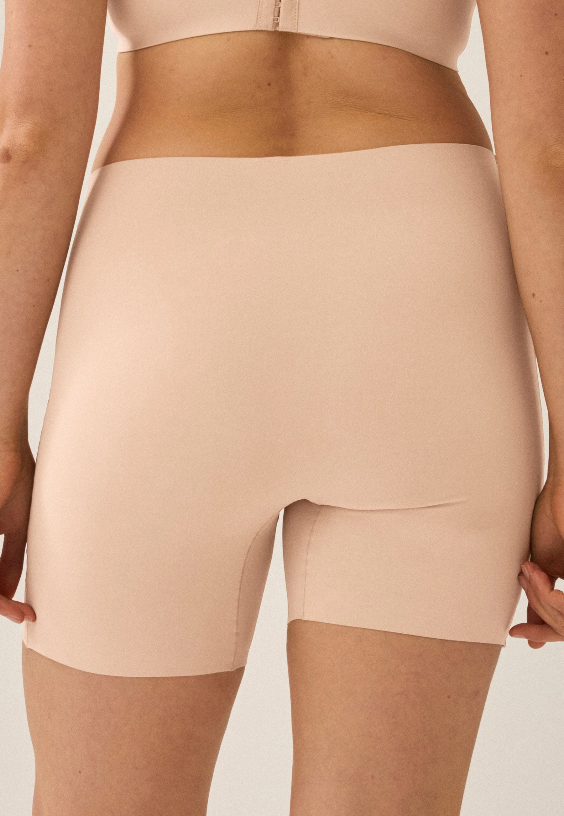 Naturana Radlerhose mit Shapeeffekt Farbe Light Beige Rückansicht