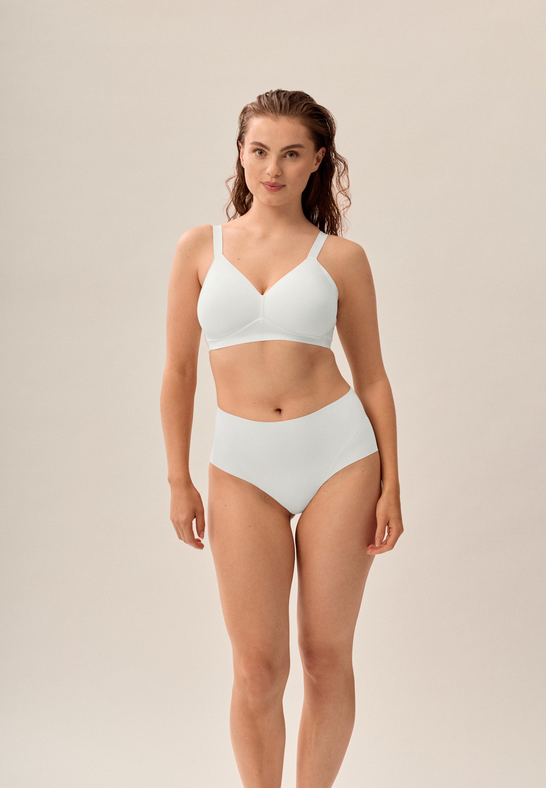 High Waist Slip mit leichtem Shape-Effekt - Ecru
