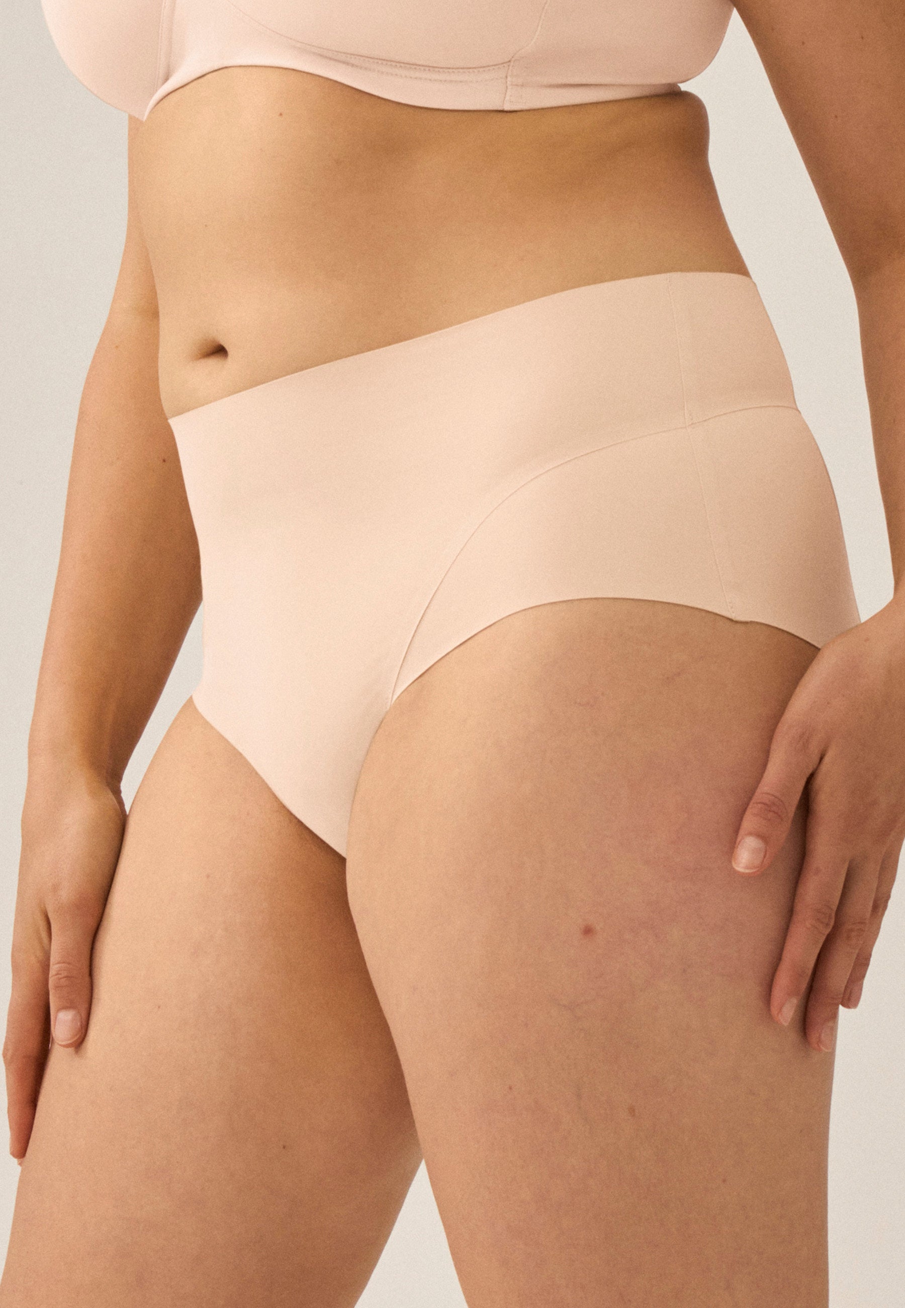 Naturana High Waist Slip mit leichtem Shape-Effekt Farbe Light Beige Seitenansicht