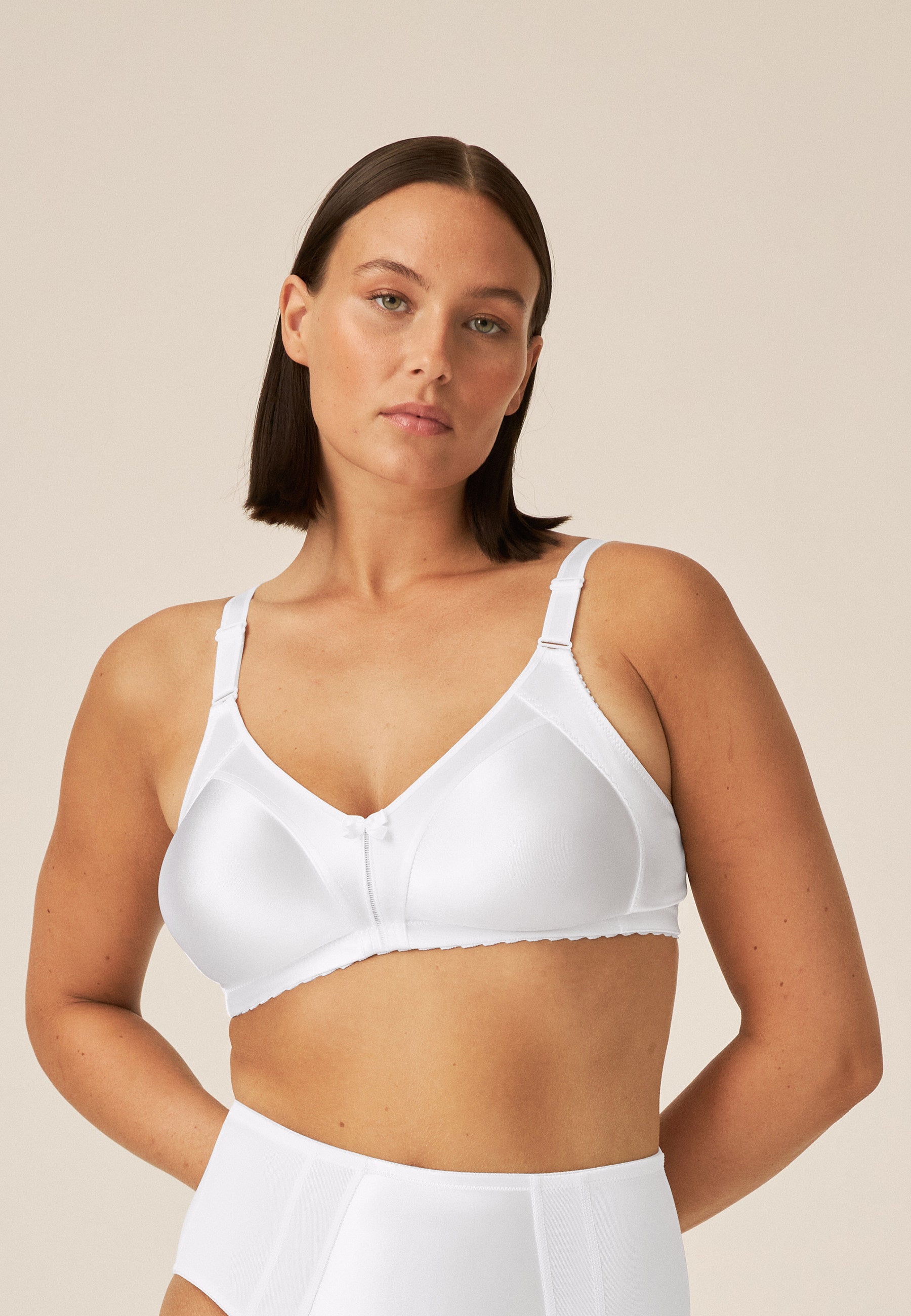 Naturana Minimizer Soft -BH Farbe Weiß Frontansicht