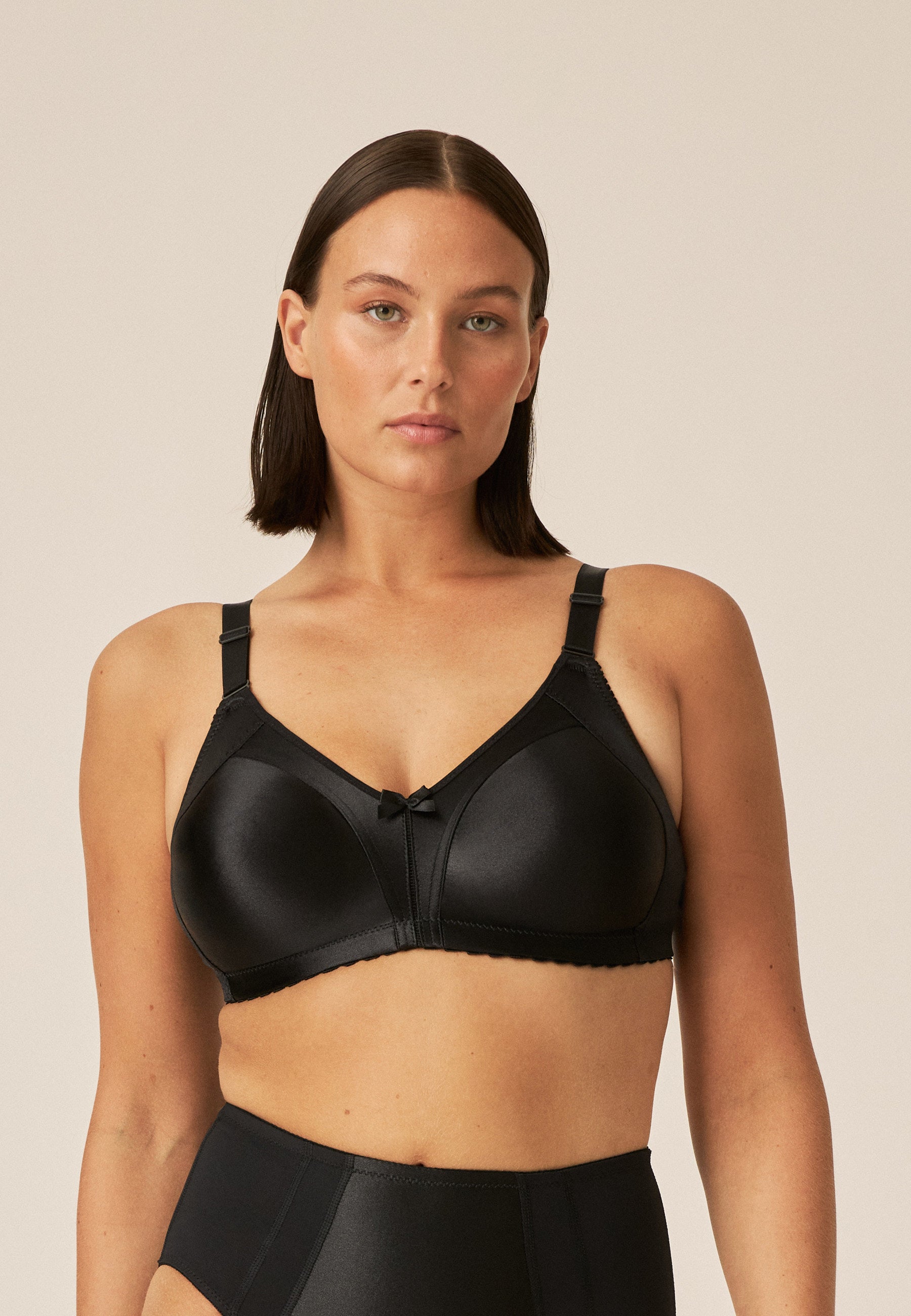 Naturana Minimizer Soft -BH Farbe Schwarz Frontansicht