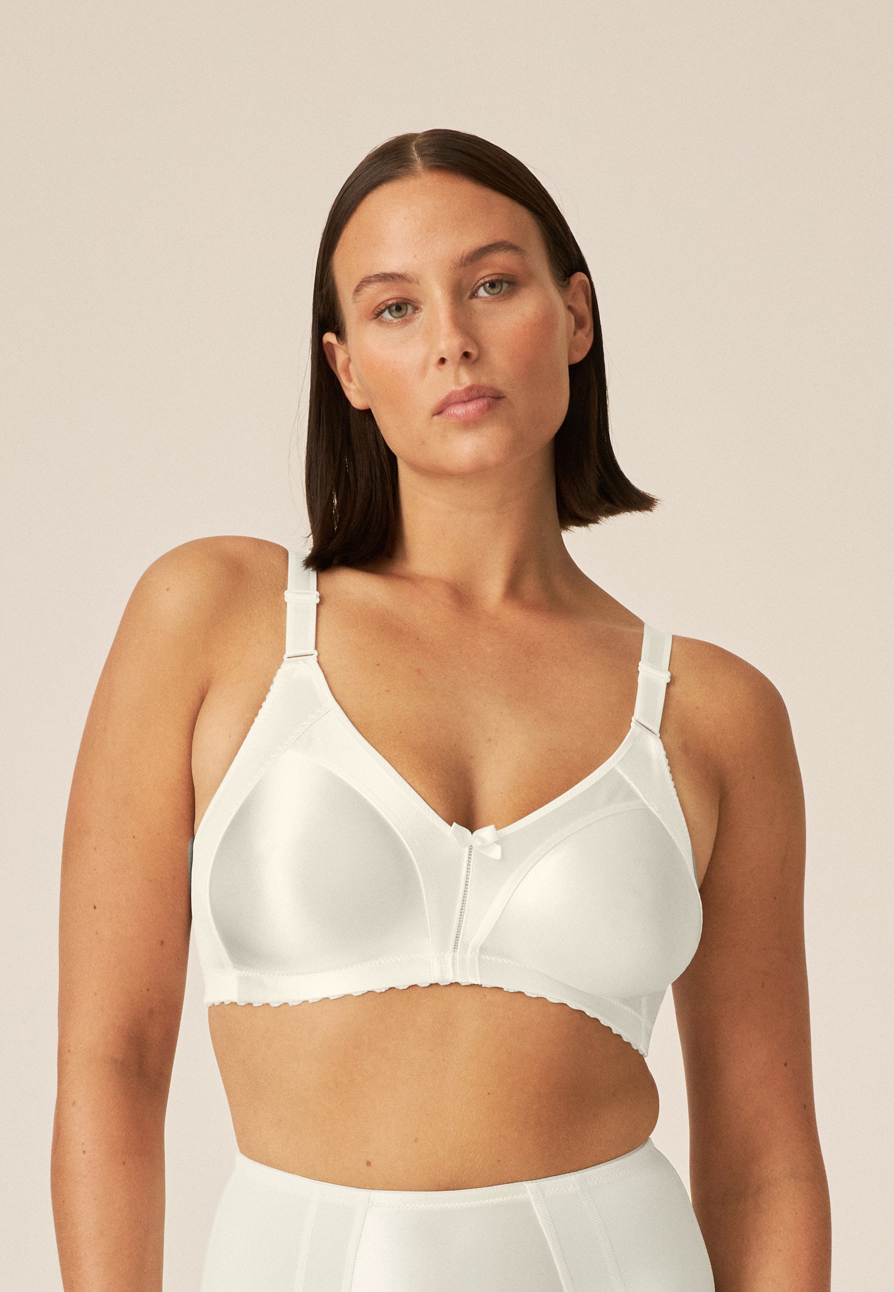 Naturana Minimizer Soft -BH Farbe Champagner Frontansicht