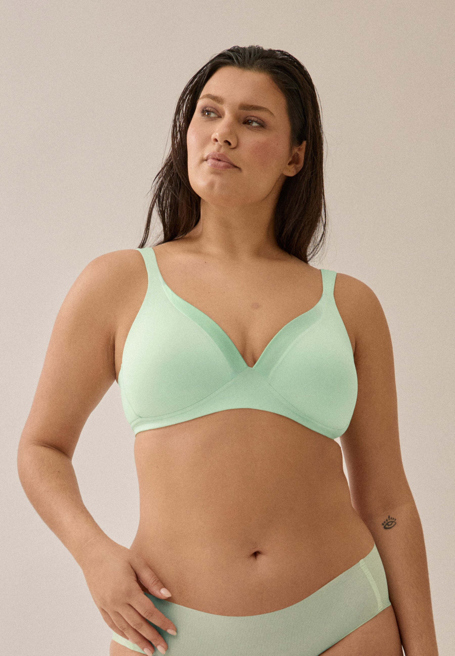 Bügelloser BH mit Schale und Glanzband - Aquamenta