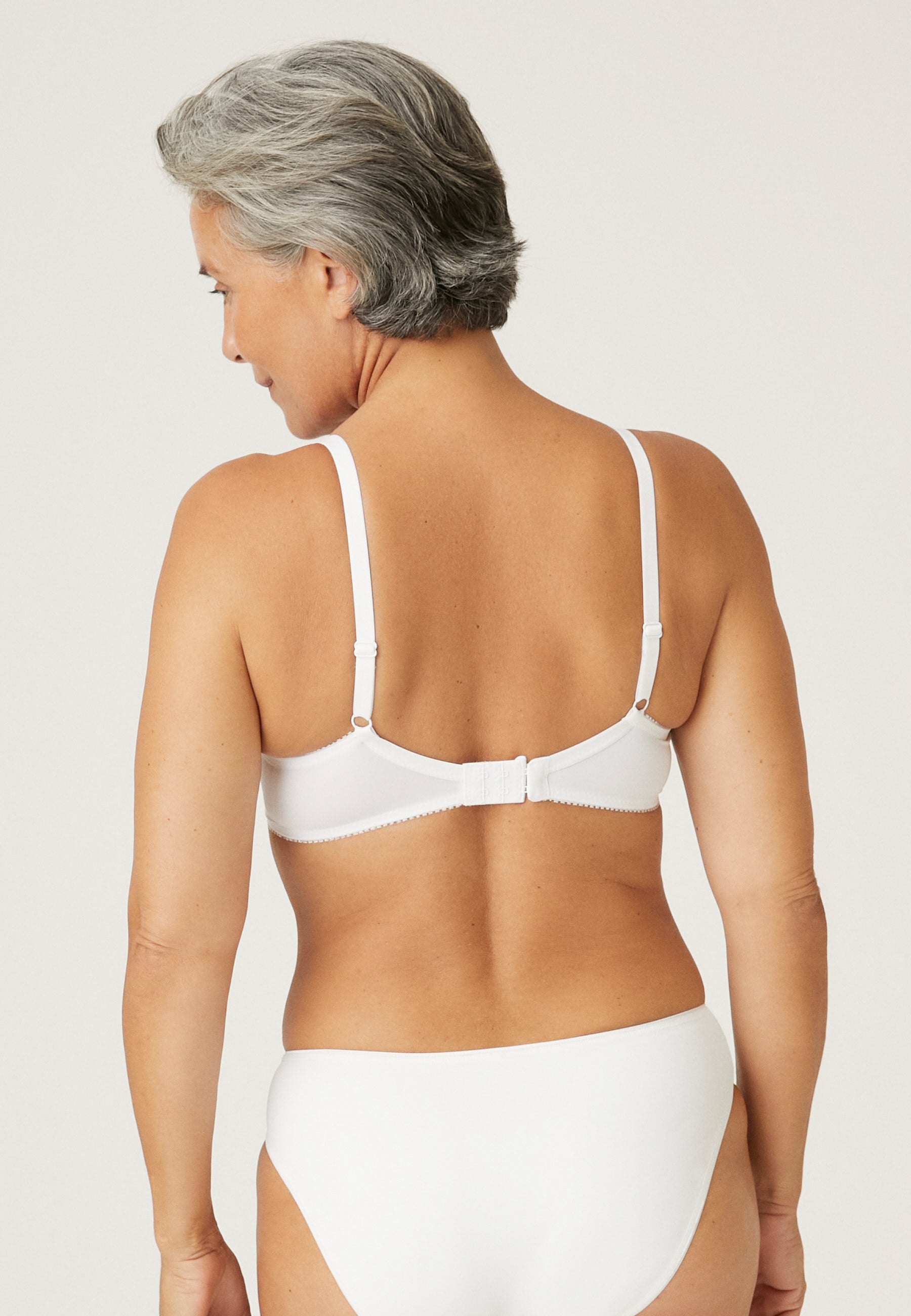 Soft bra with cup - White