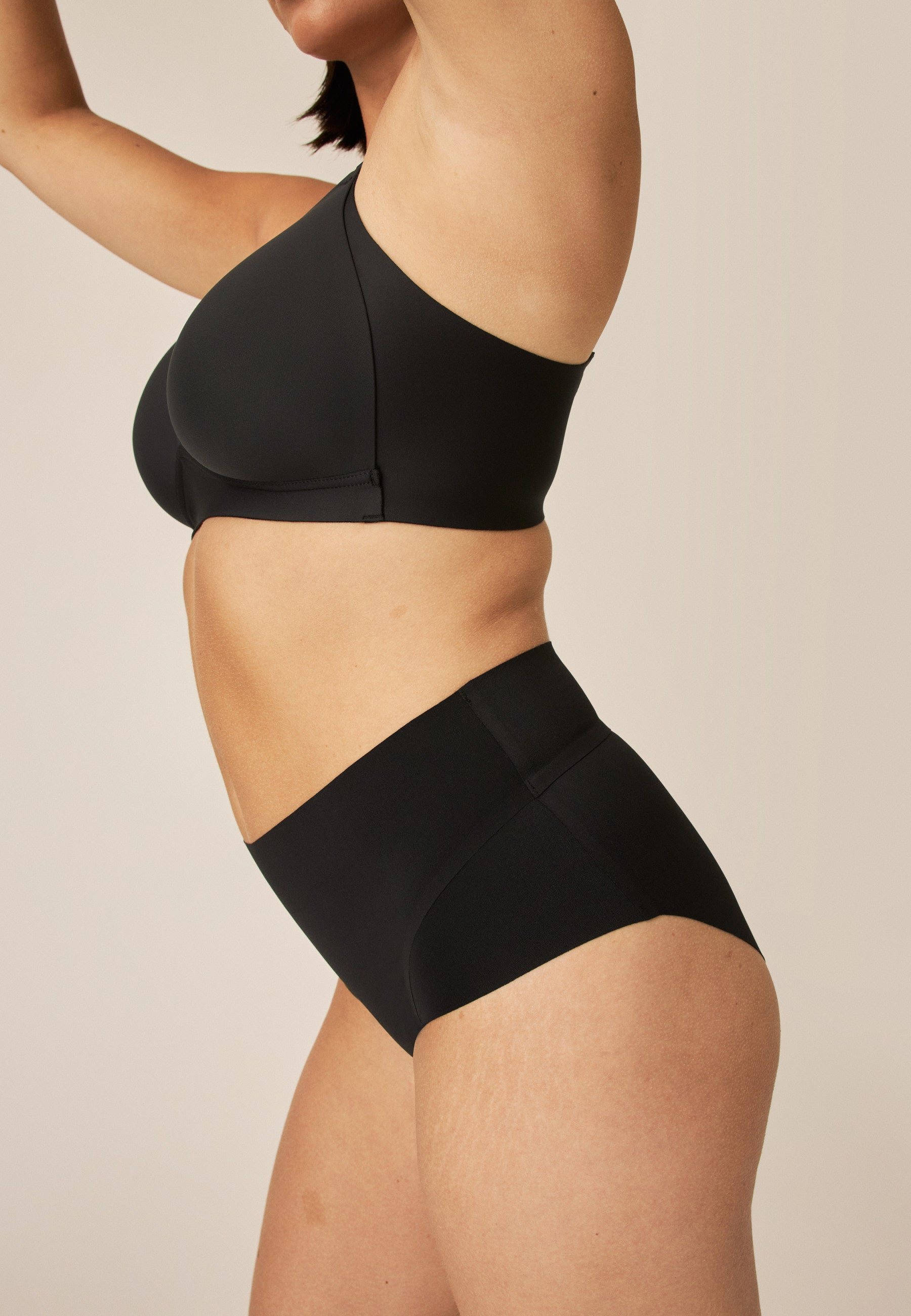 Naturana High Waist Slip mit leichtem Shape-Effekt Farbe Schwarz zweite Seitenansicht