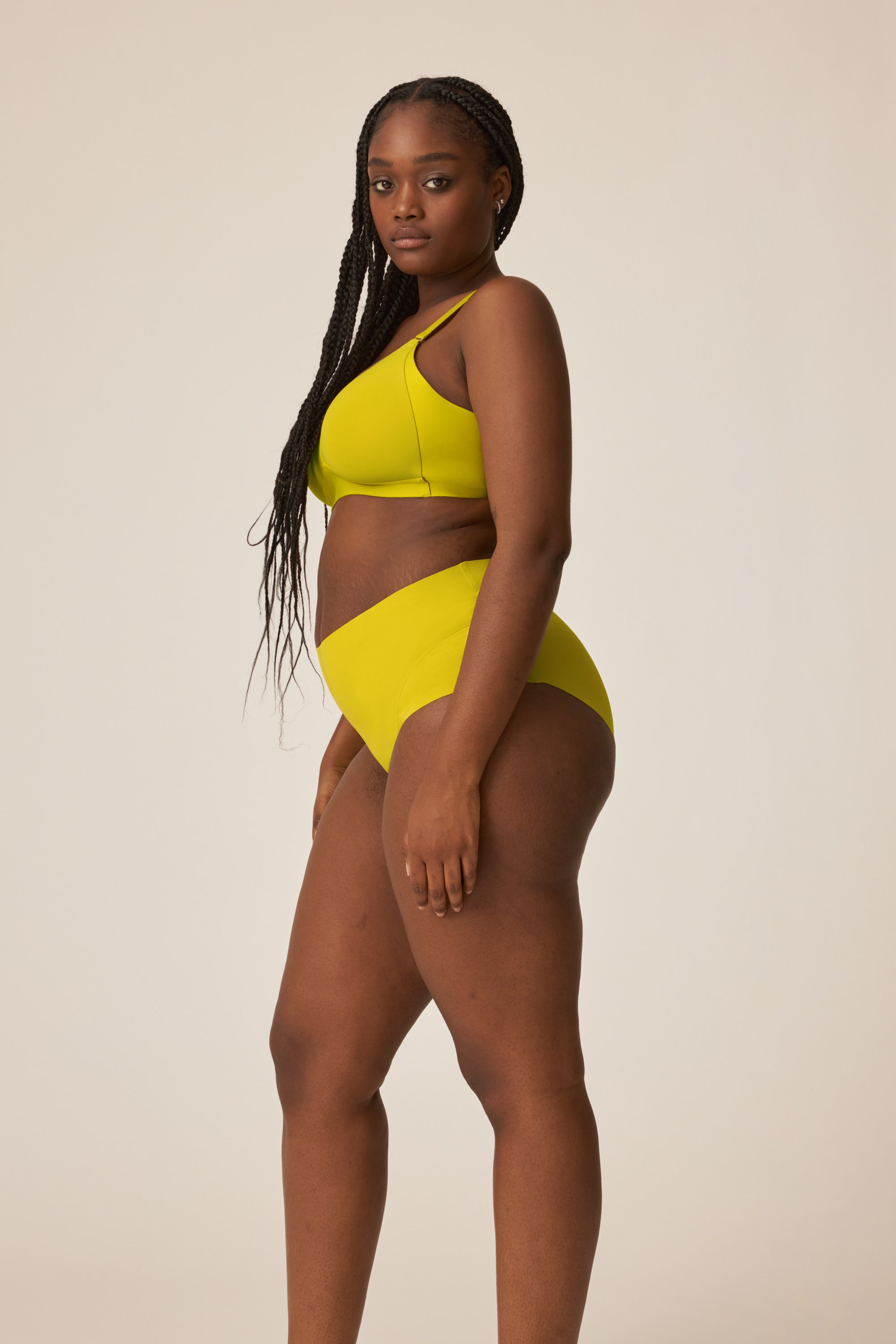 Naturana High Waist Slip mit leichtem Shape-Effekt Farbe Golden Olive Seitenansicht