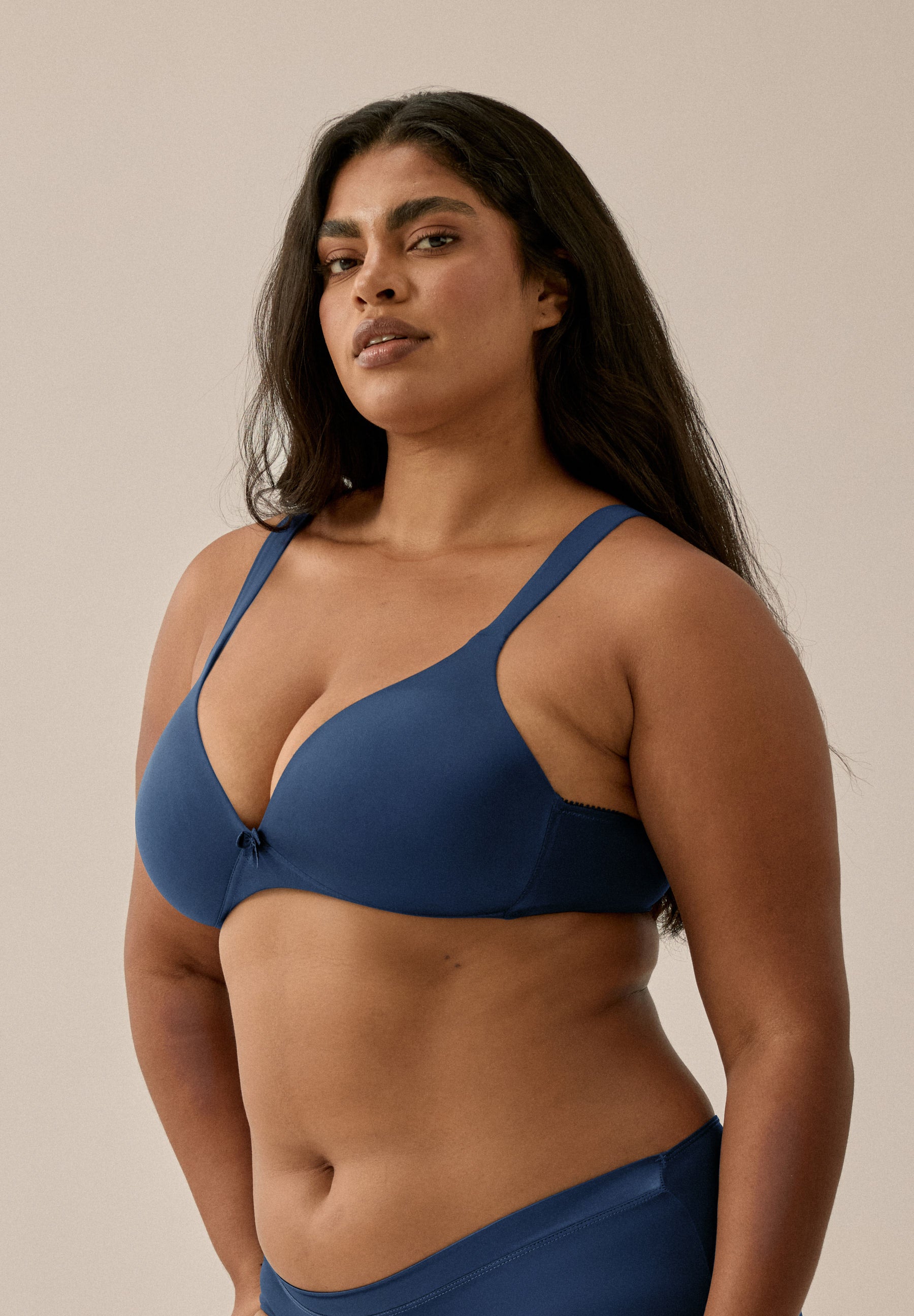 Sujetador suave con copa y tirantes de sujeción - Navy