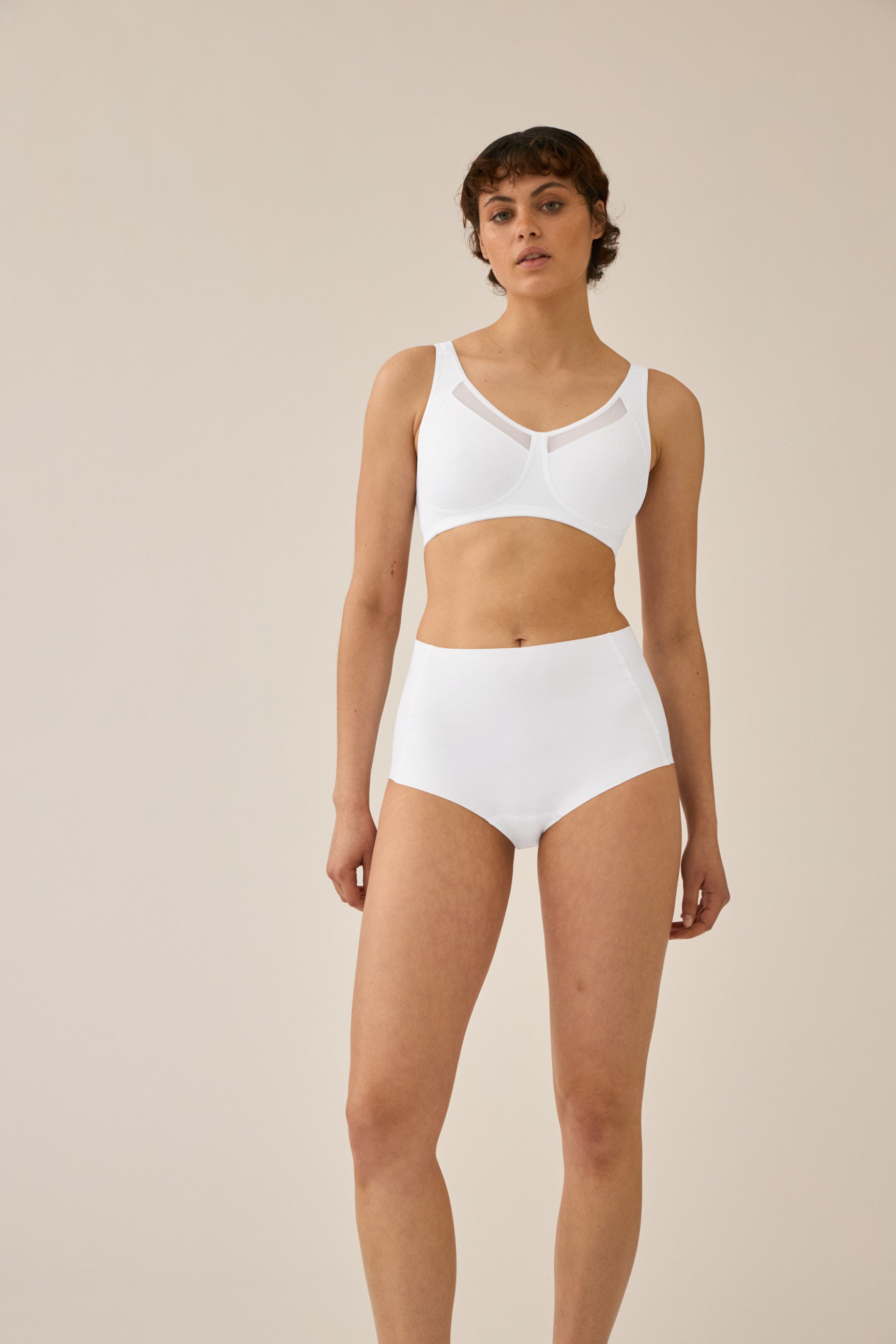 Naturana Soft-BH mit Mesheinsatz Farbe Weiß Frontansicht