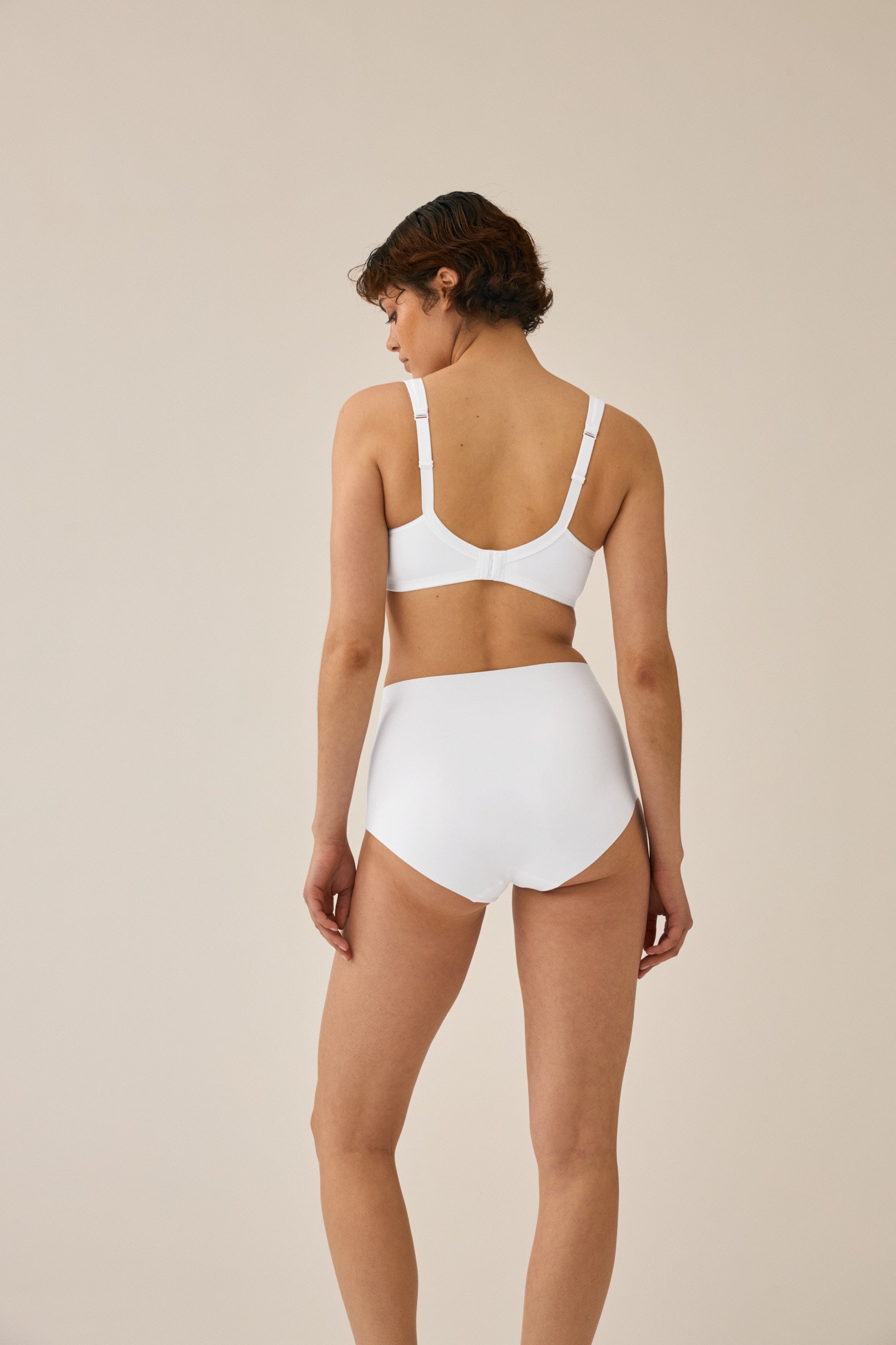 Naturana Soft-BH mit Mesheinsatz Farbe Weiß zweite Rückansicht