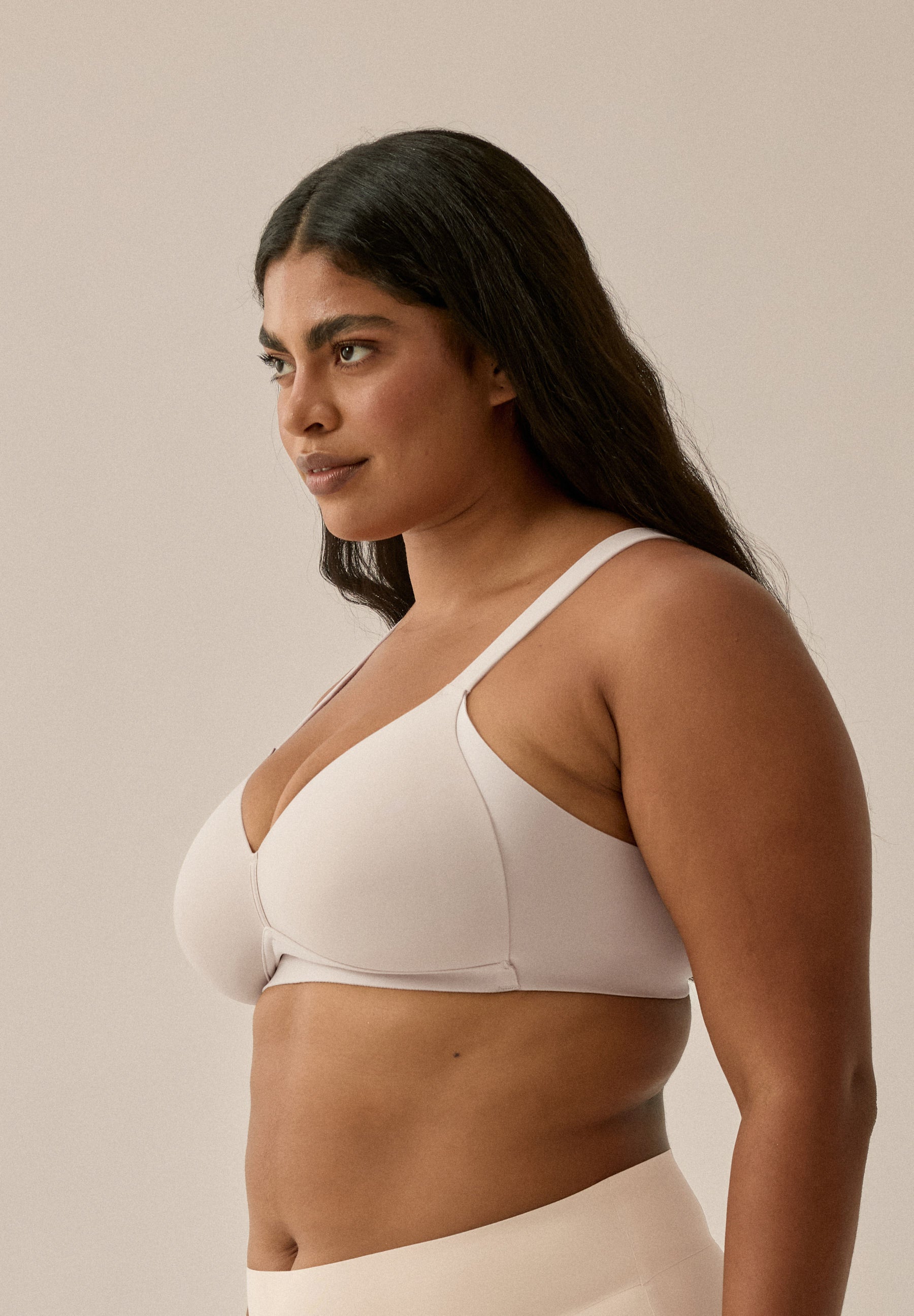 Sujetador suave Side Smoother con tirantes acolchados – Beige Claro