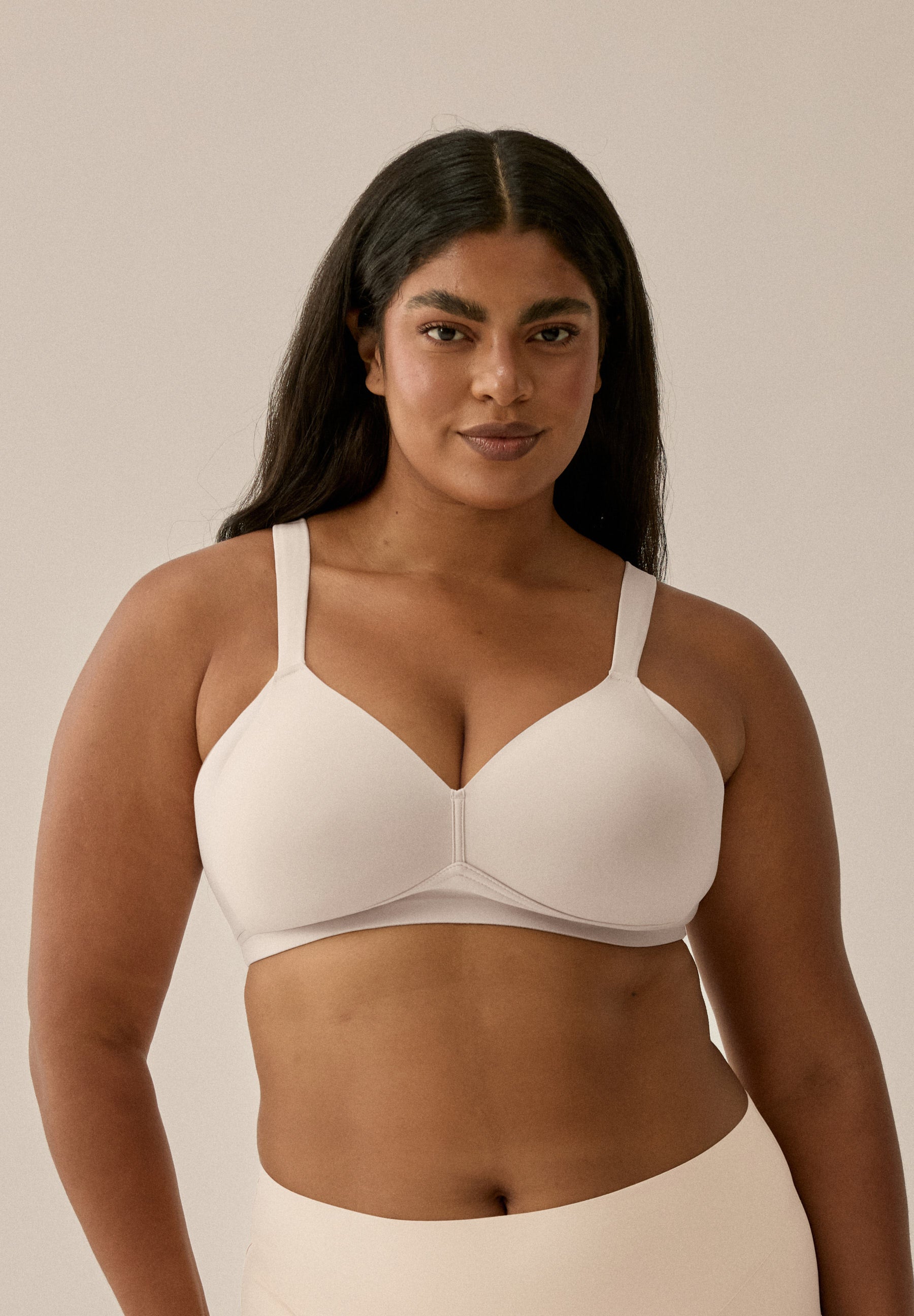 Sujetador suave Side Smoother con tirantes acolchados – Beige Claro