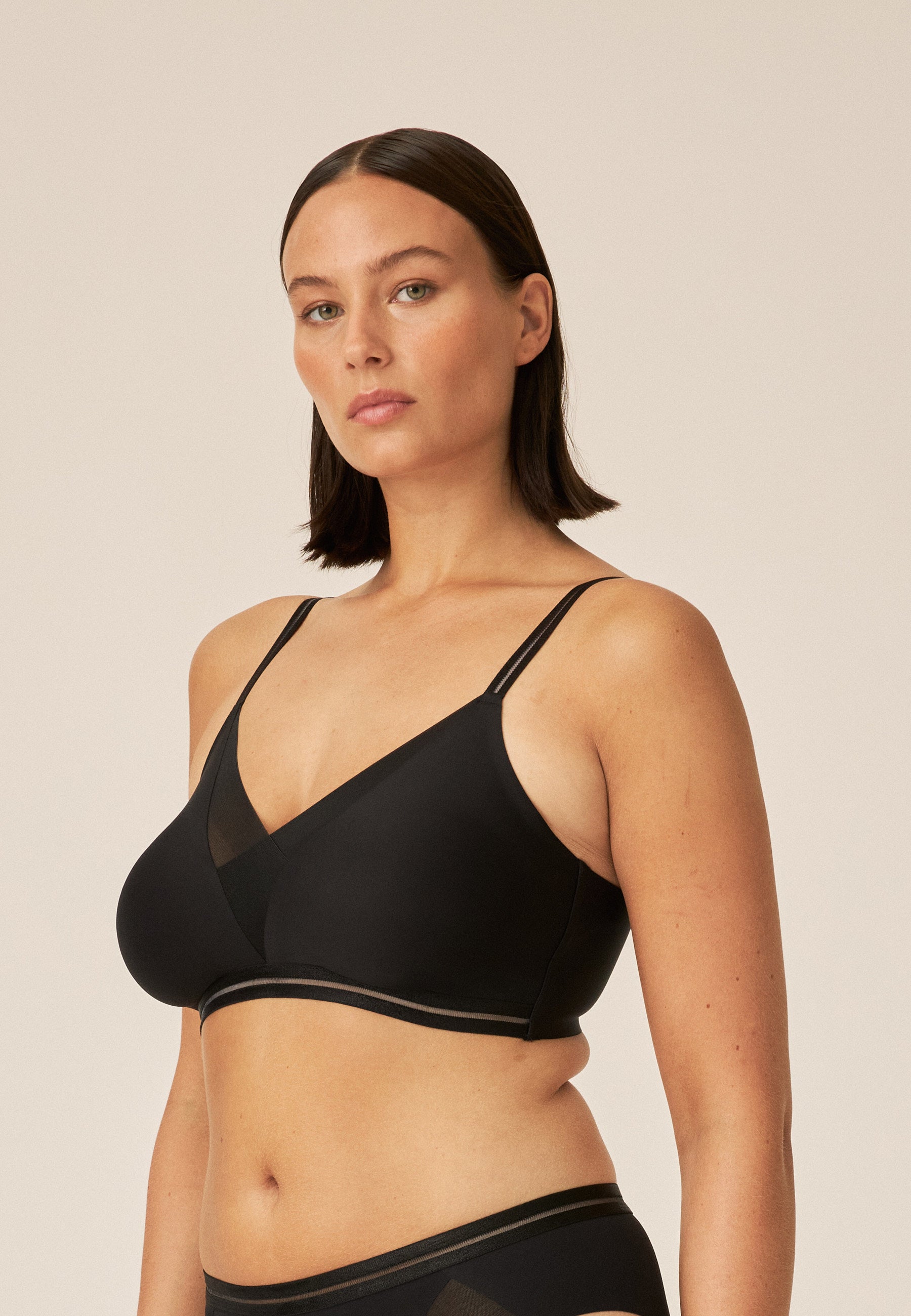 Naturana Monday Softer Wohlfühl-BH mit Mesh Farbe Schwarz Seitenansicht