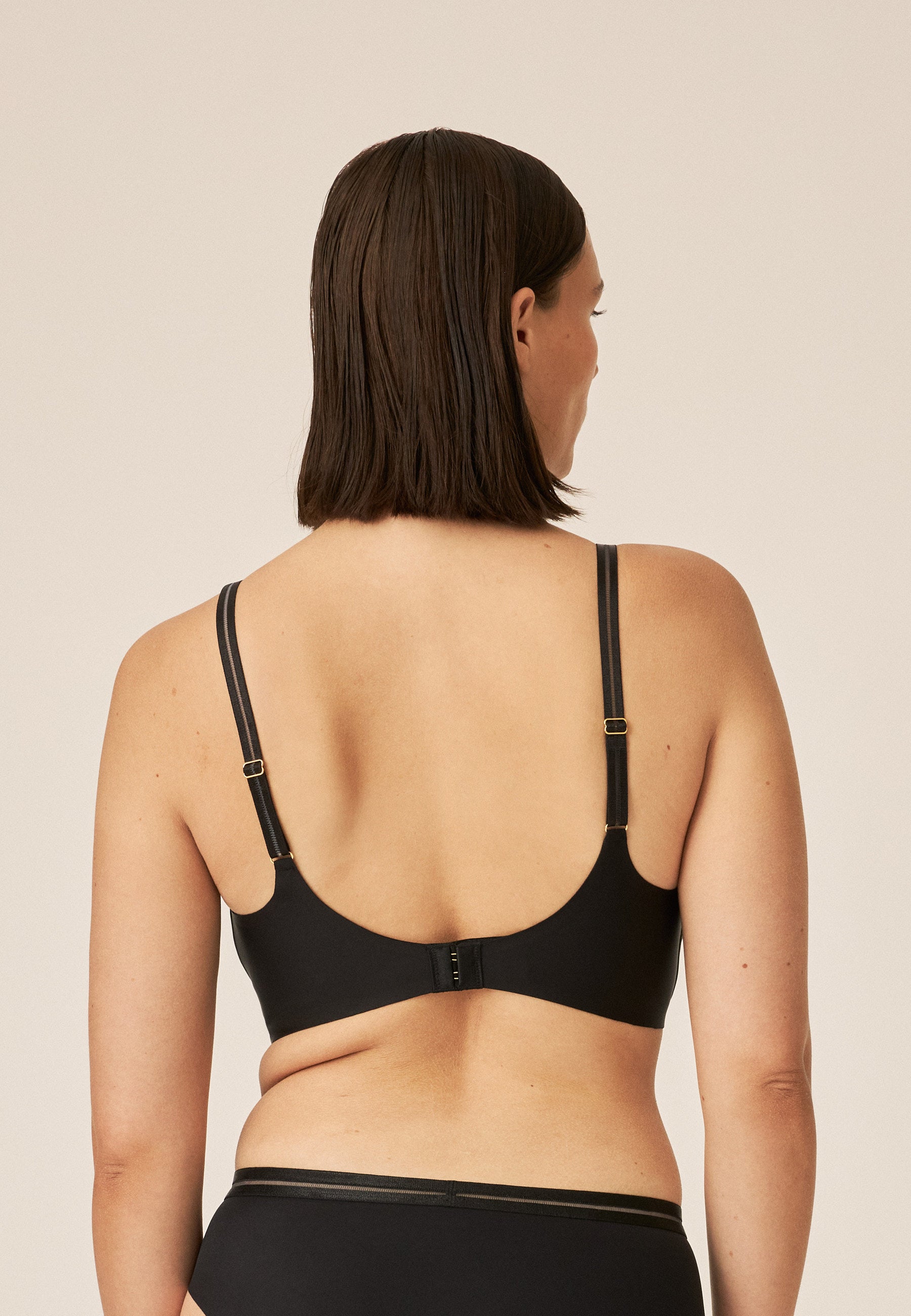 Naturana Monday Softer Wohlfühl-BH mit Mesh Farbe Schwarz Rückansicht