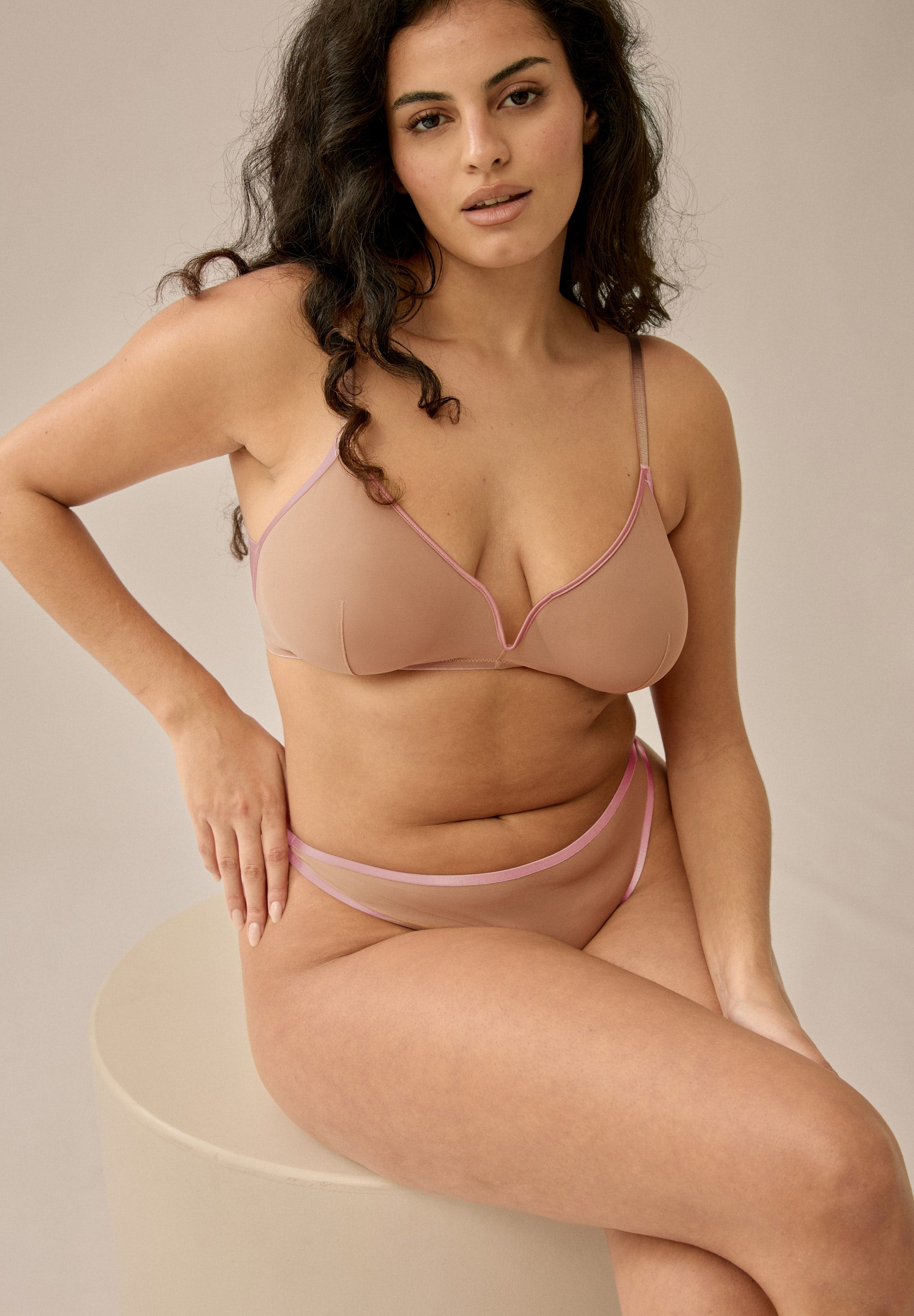 Sheer Mesh Triangel-BH ohne Bügel - Caramel