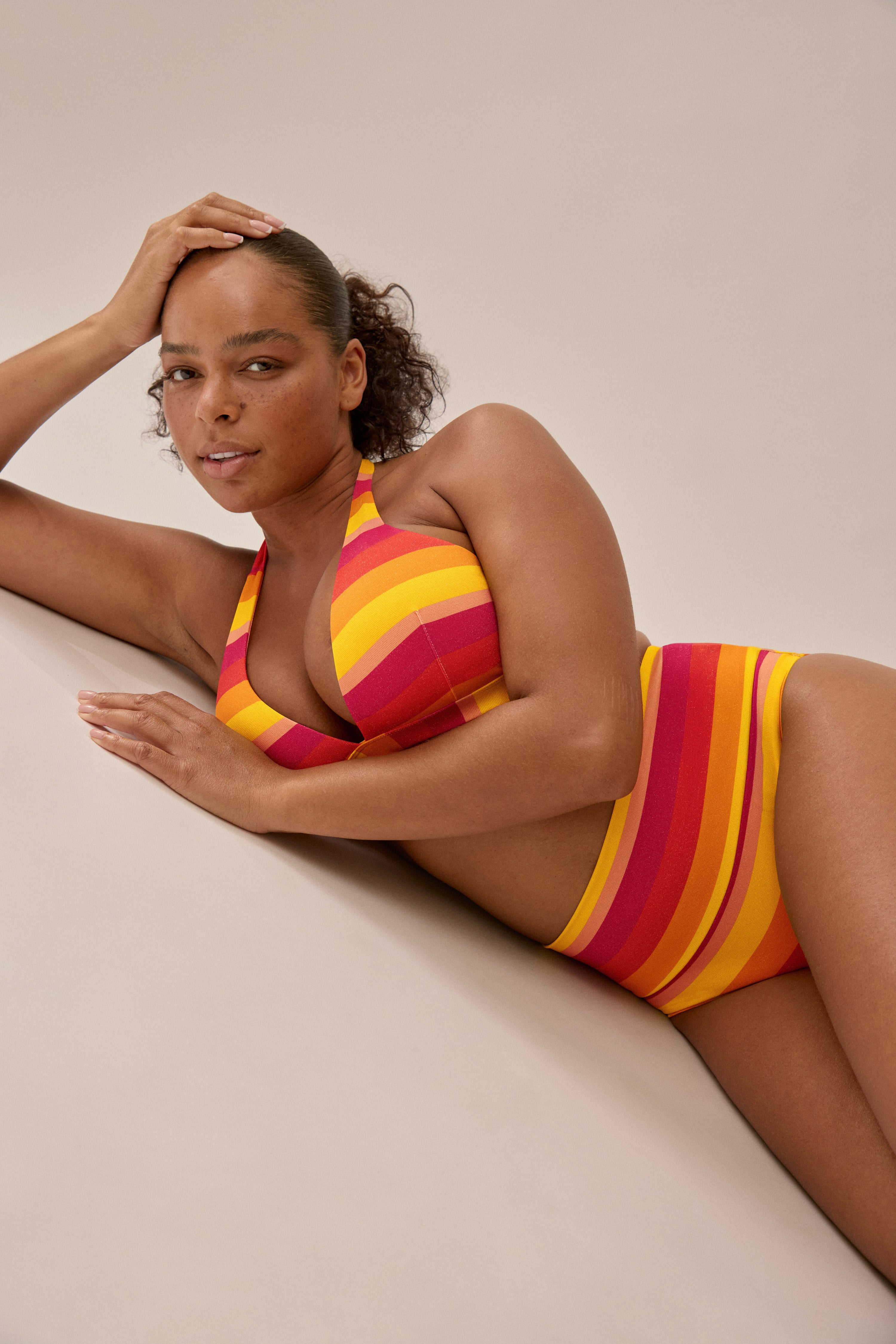 Triangel Bikini Oberteil mit Schale in Streifen Optik - Grenadine