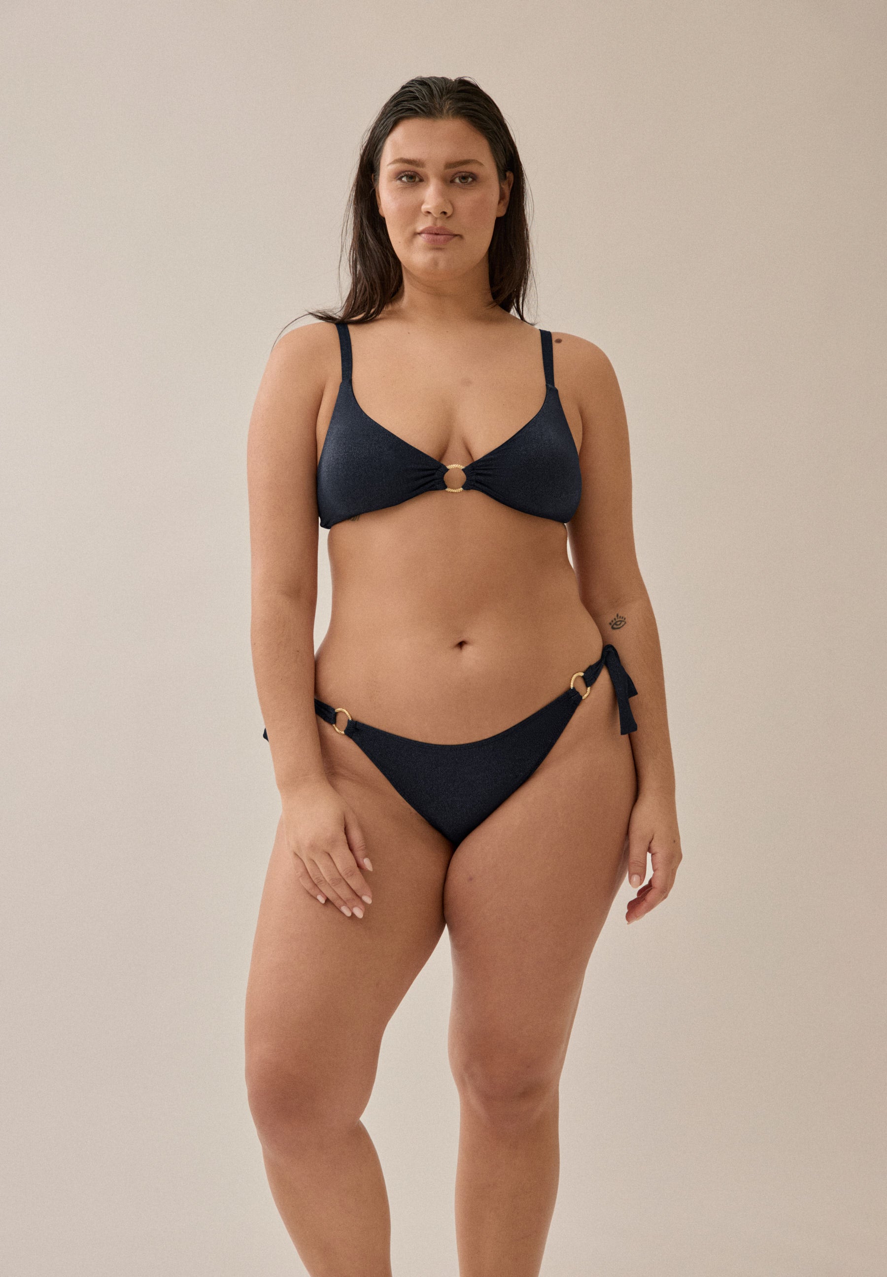 Top de bikini de triángulo con copas - Glam Negro