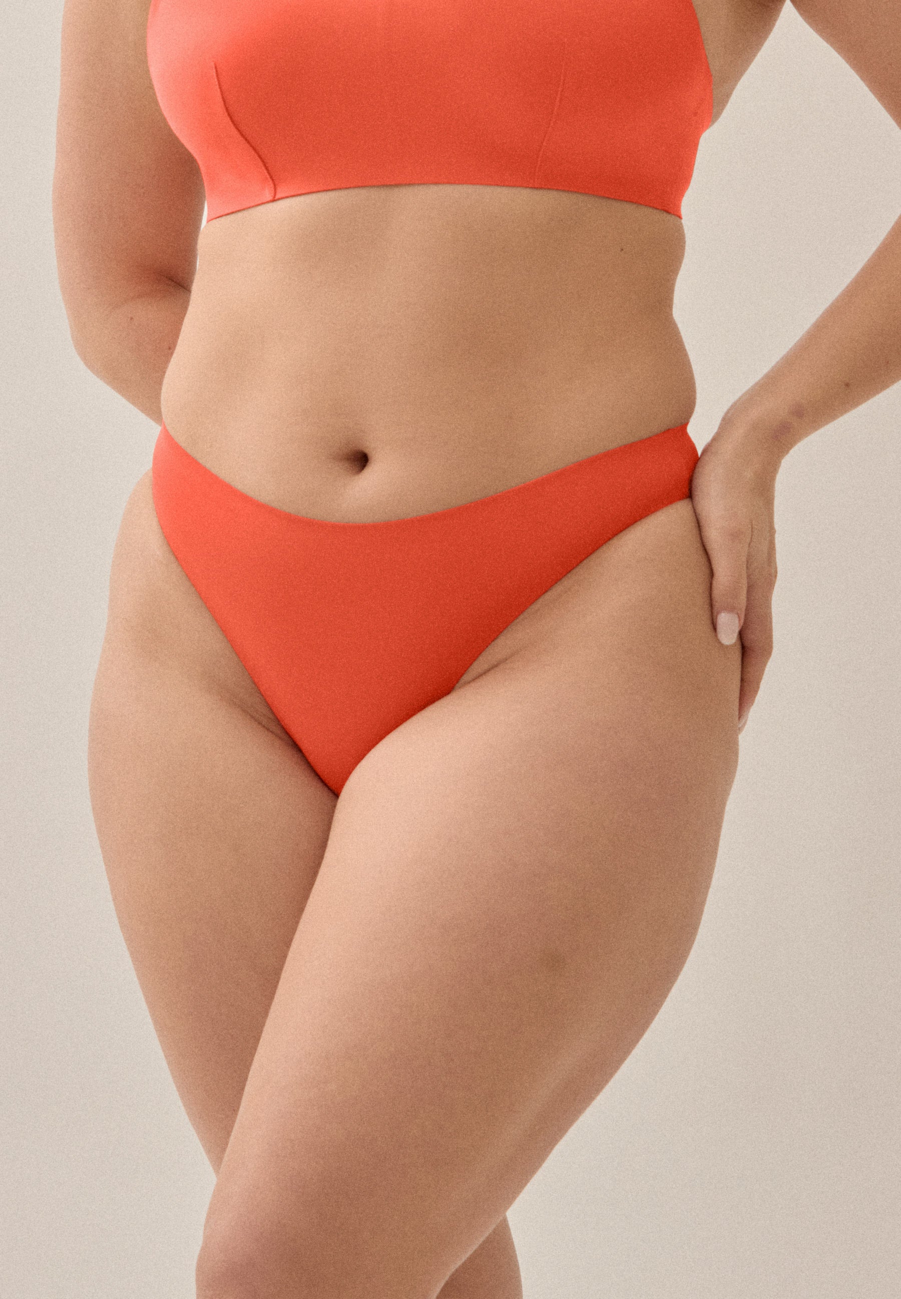 Clean-Cut Hipster Bikinihose - Grenadine