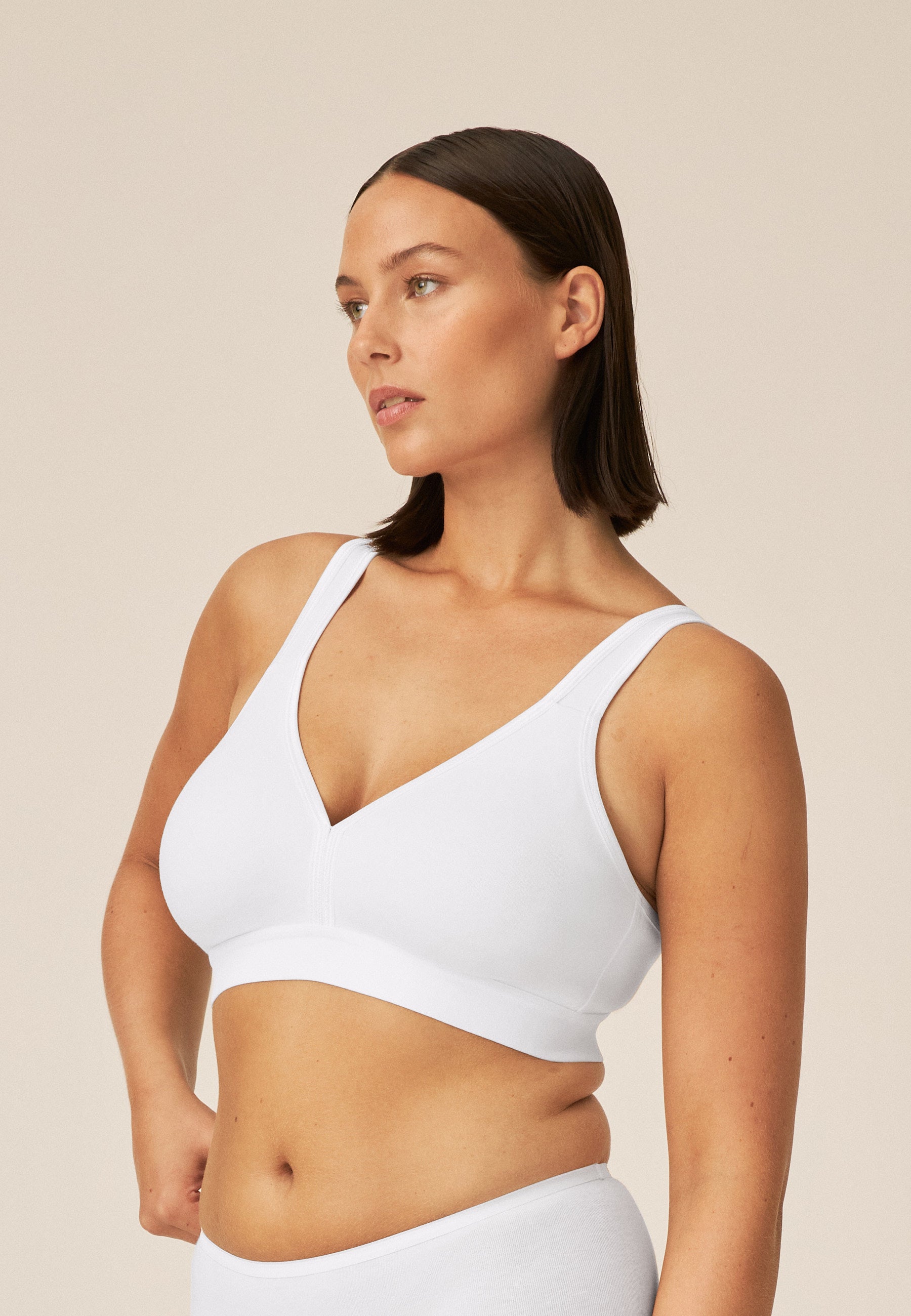 Naturana Athleisure Soft-BH Farbe Weiß Seitenansicht