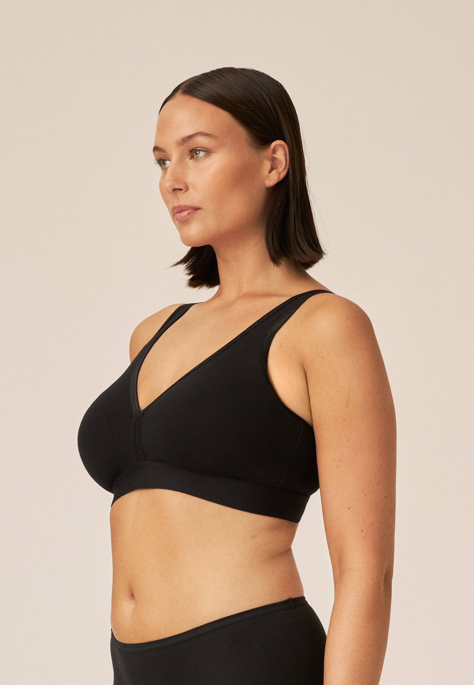 Naturana Athleisure Soft-BH Farbe Schwarz Seitenansicht
