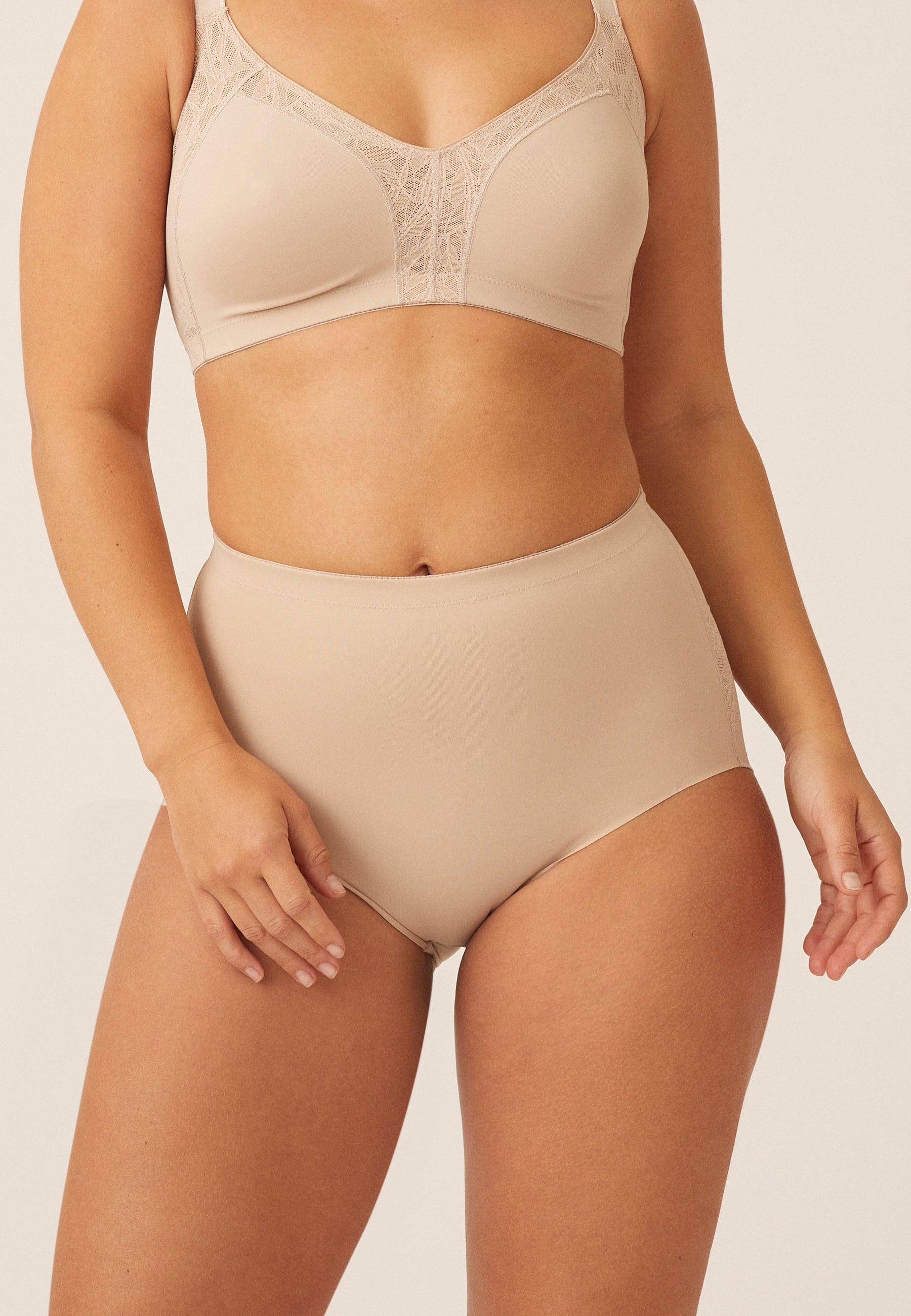 Naturana Minimizer Taillenslip Farbe Light Beige Frontansicht