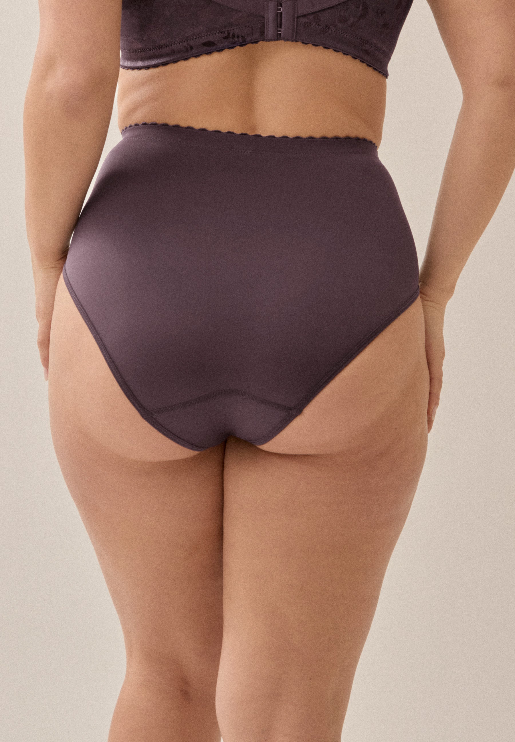 Minimizer Briefs - Cranberry