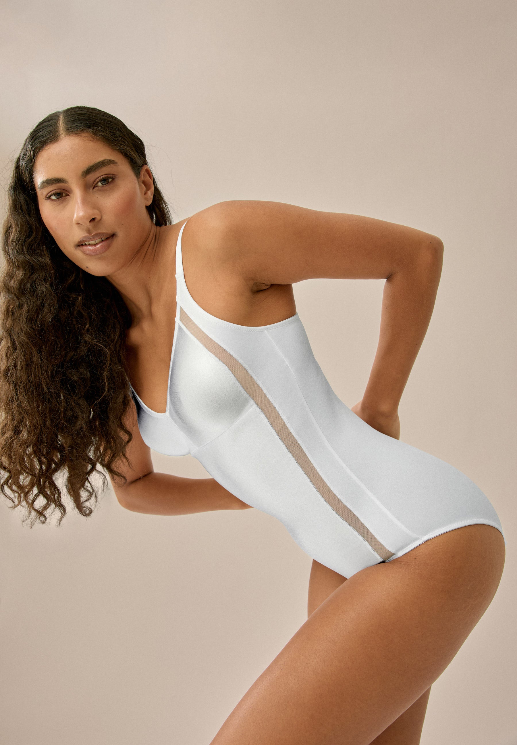 Smoothing Body without Padding or Wires - White