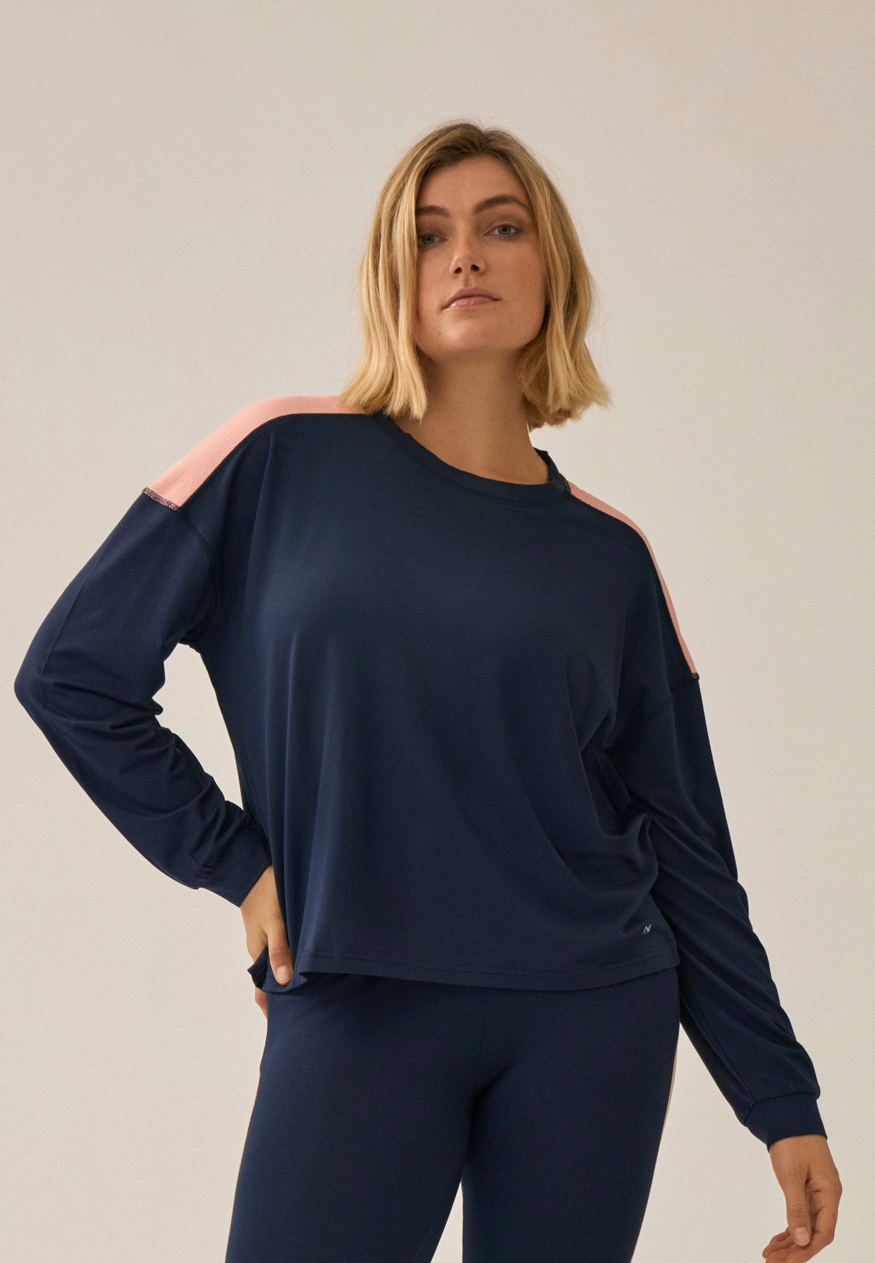 Long-Sleeve T-Shirt with Mesh Insert - Dark Blue