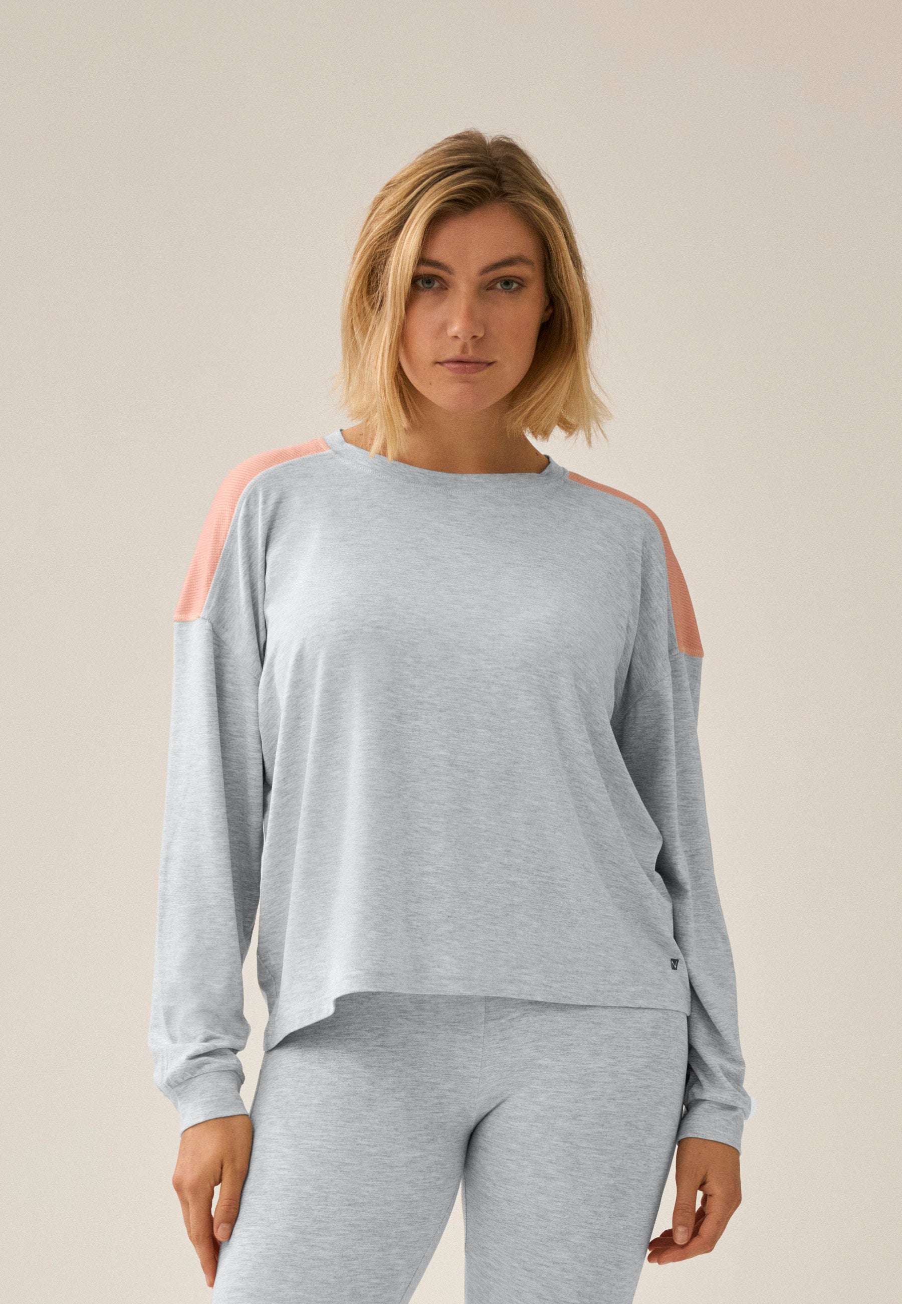 Long-Sleeve T-Shirt with Mesh Insert - Gray Melange