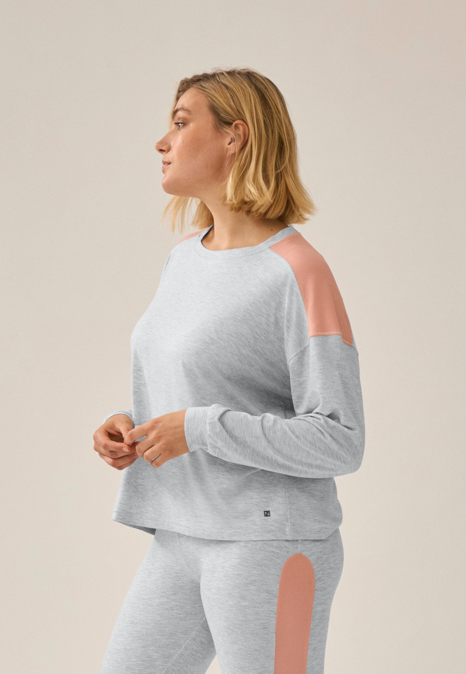 Long-Sleeve T-Shirt with Mesh Insert - Gray Melange