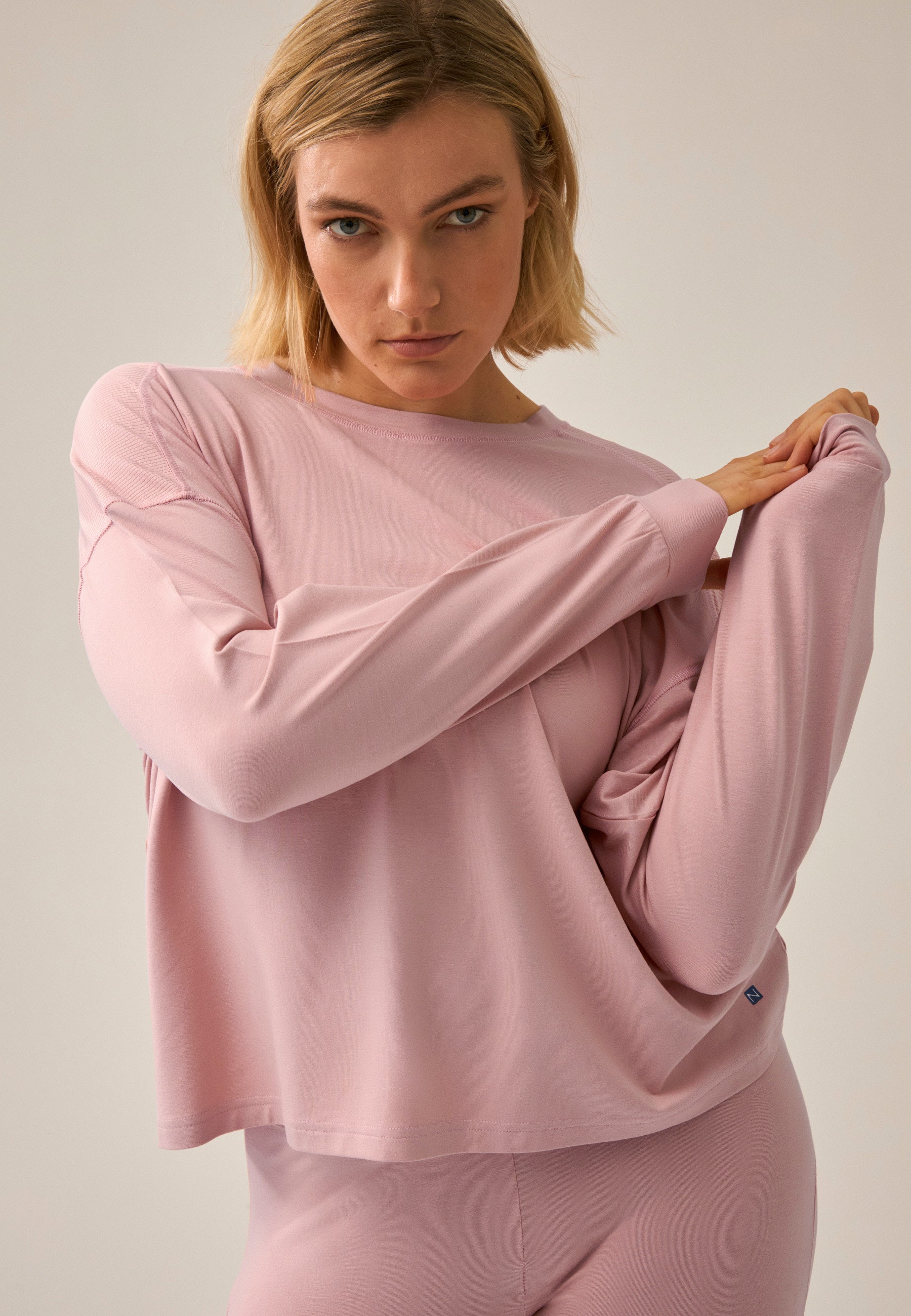 Long-Sleeve T-Shirt with Mesh Insert - Pink Rose