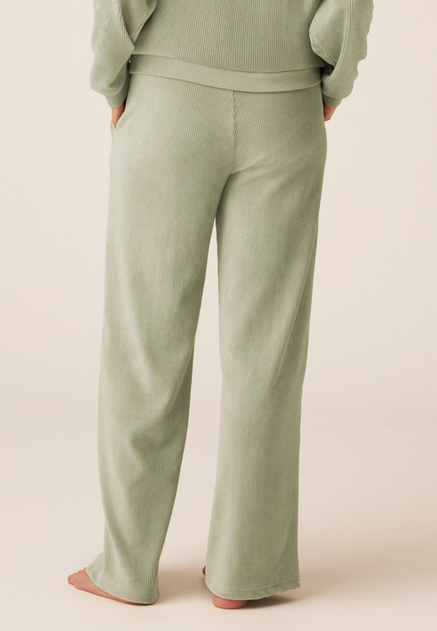 Velour Jogger Hose - Pale Greenshield