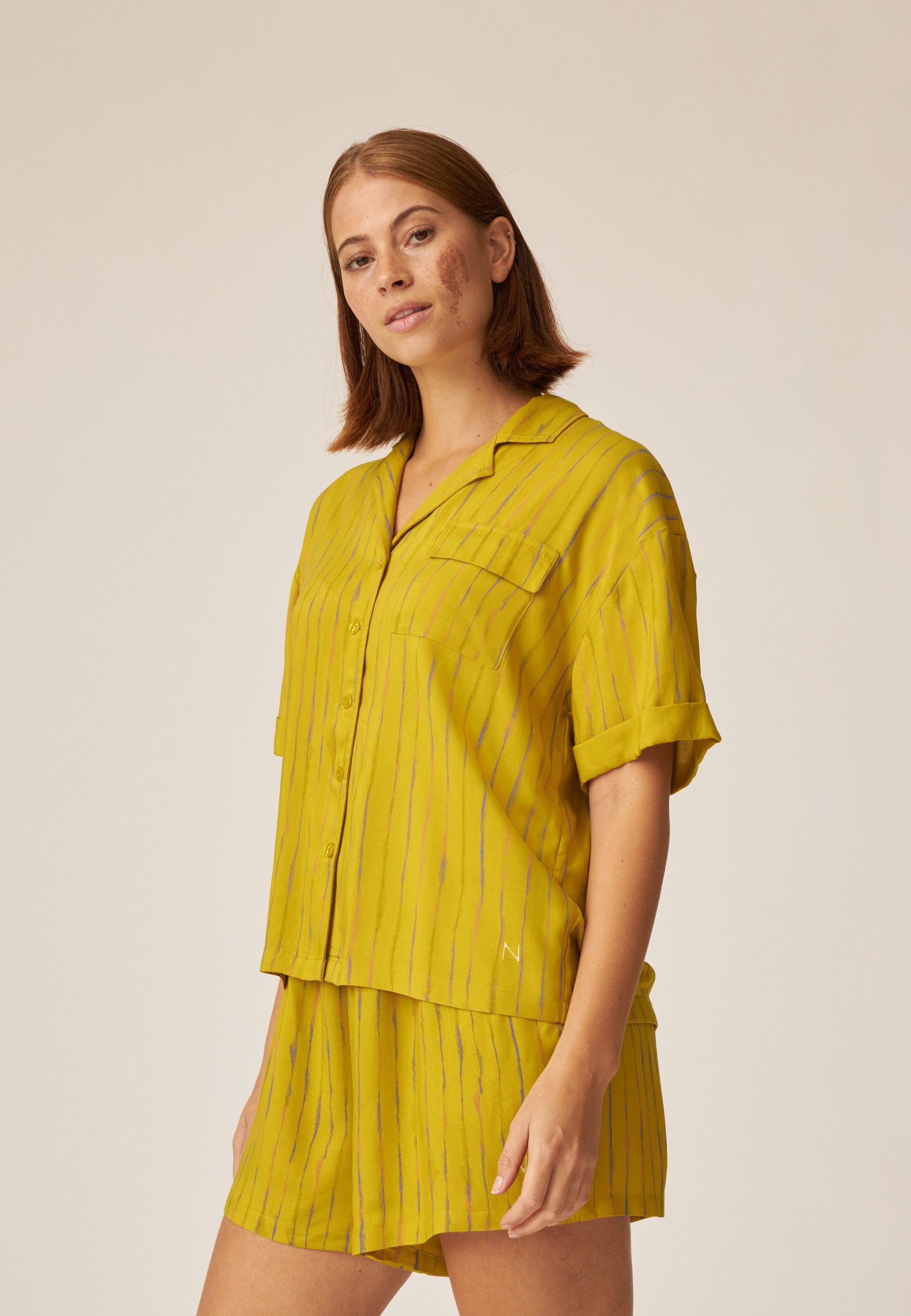 Shirt Kurzarm mit Knöpfen - Summer Break - Golden Olive Print