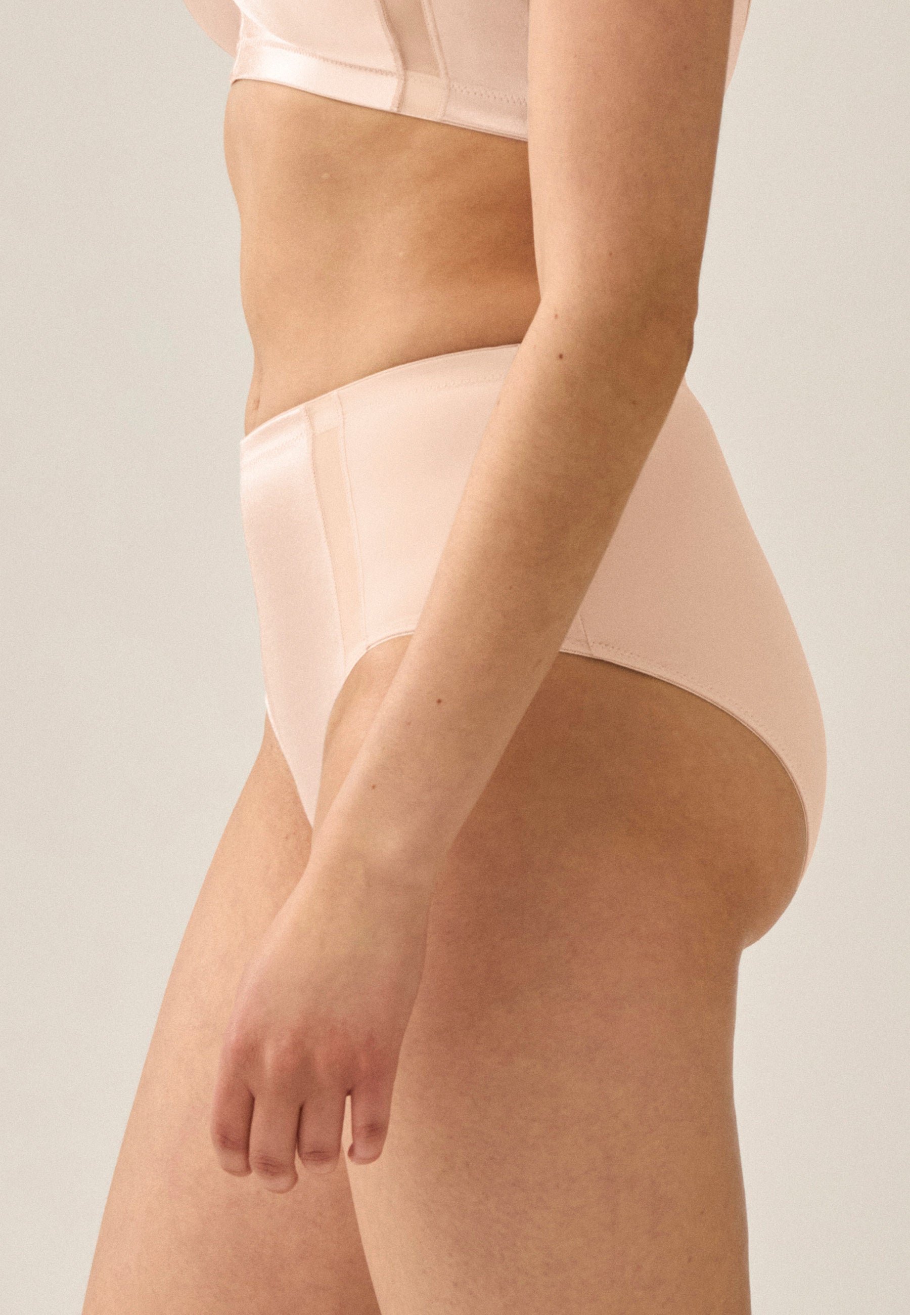 Curve Hugger High-Waist Briefs - Light Beige