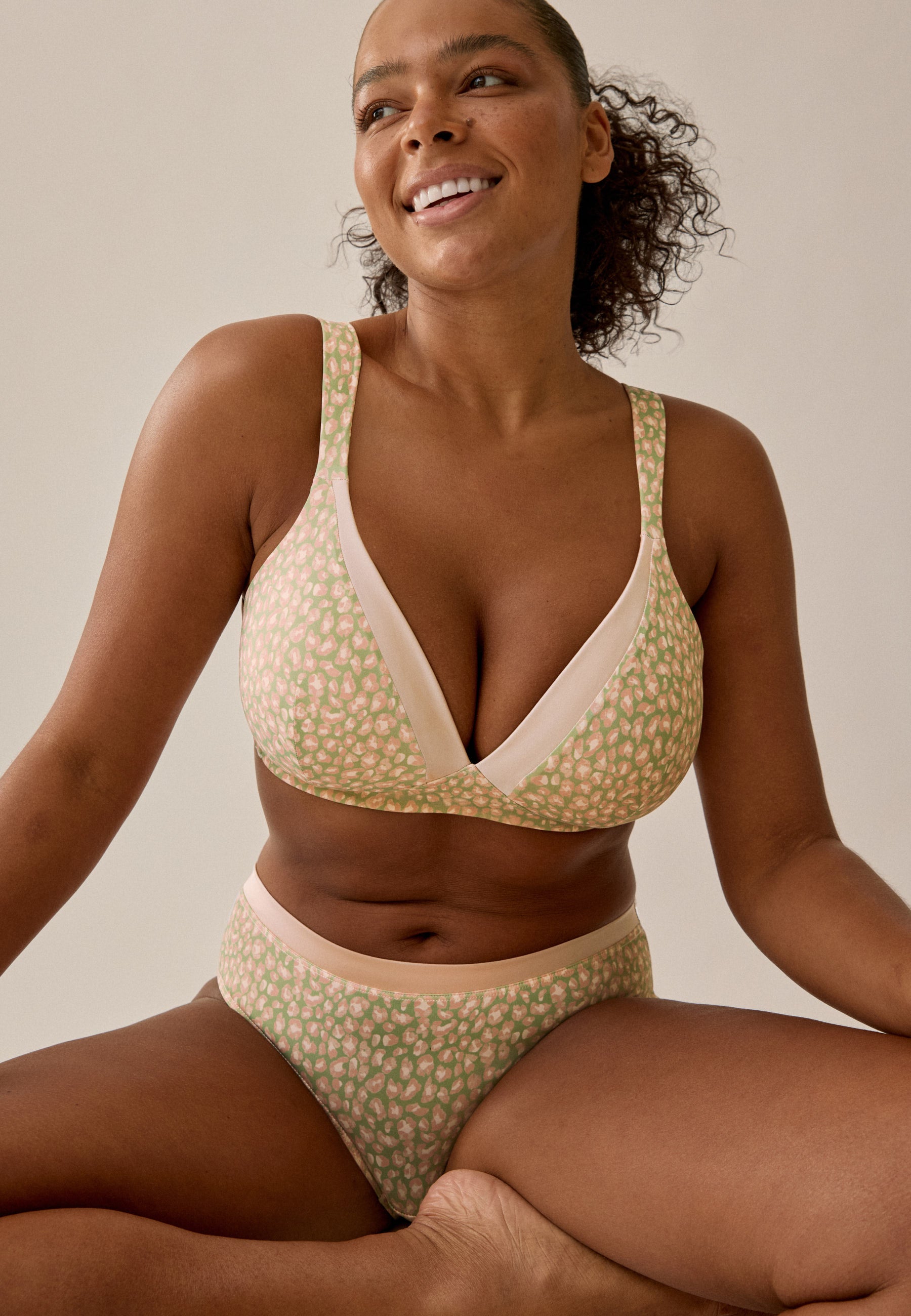 Wireless Bra with Cup and Glossy Ribbon - Rose Olive