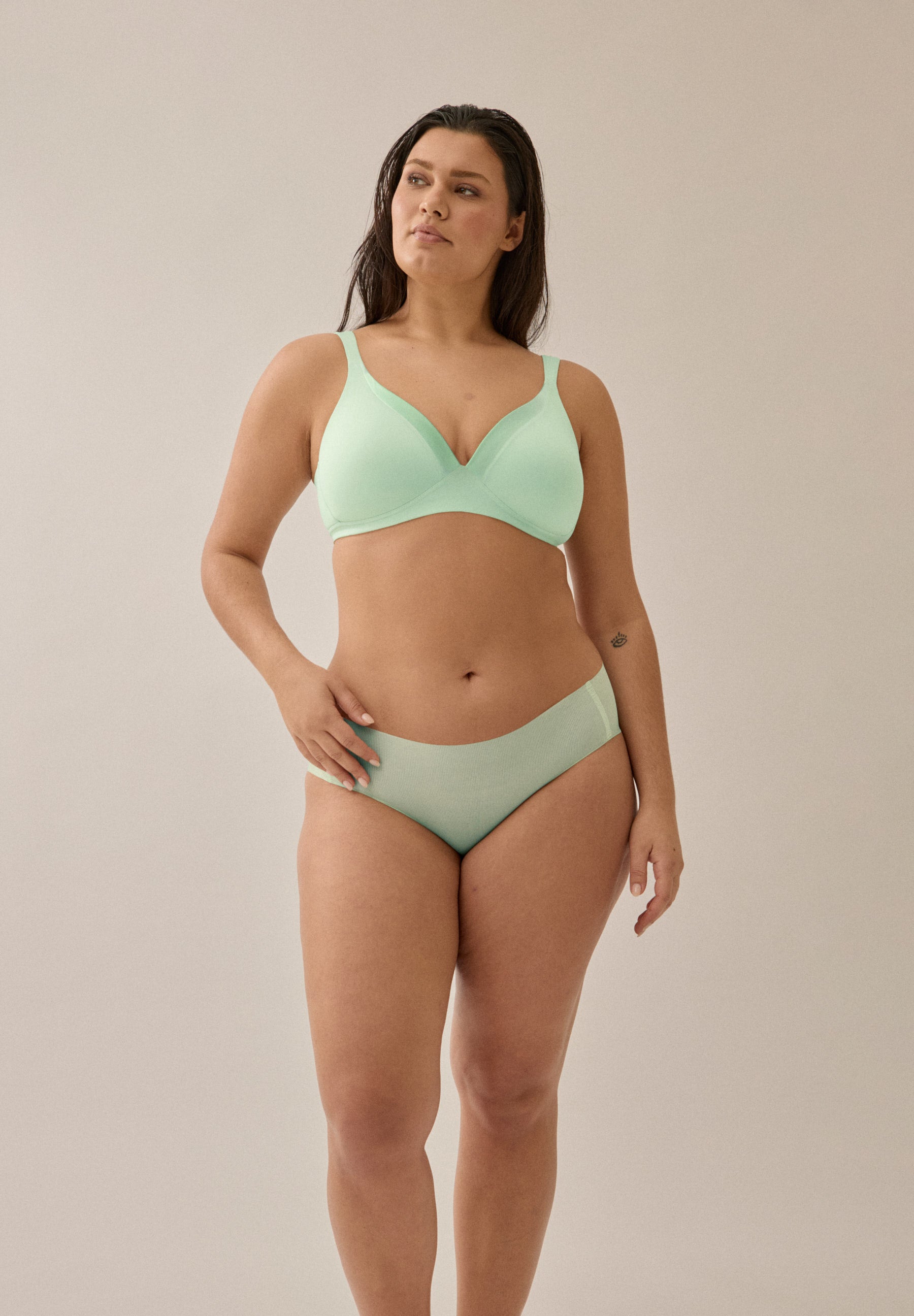 Bügelloser BH mit Schale und Glanzband - Aquamenta