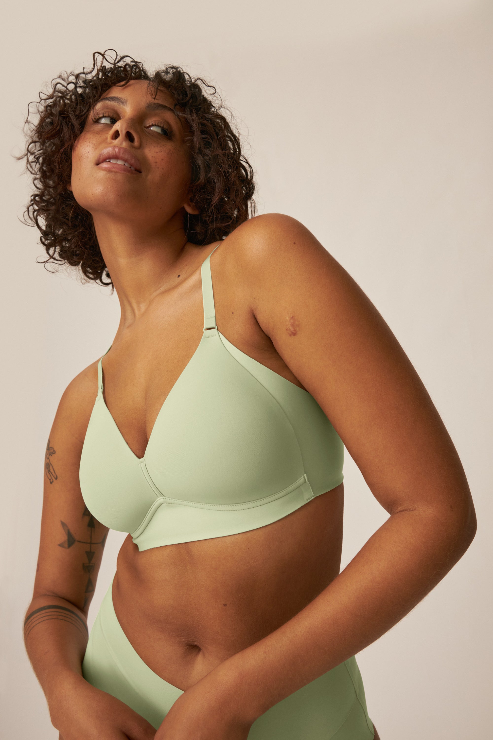 Soft bra with side smoother effect - Pale Greenshield